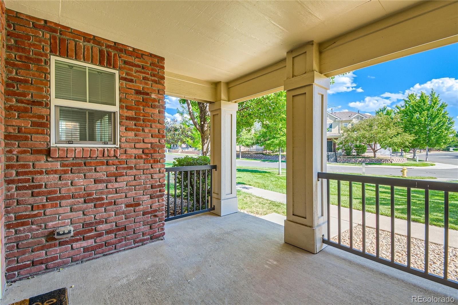 Photo 4 of 31 of 17231 E Arizona Place townhome