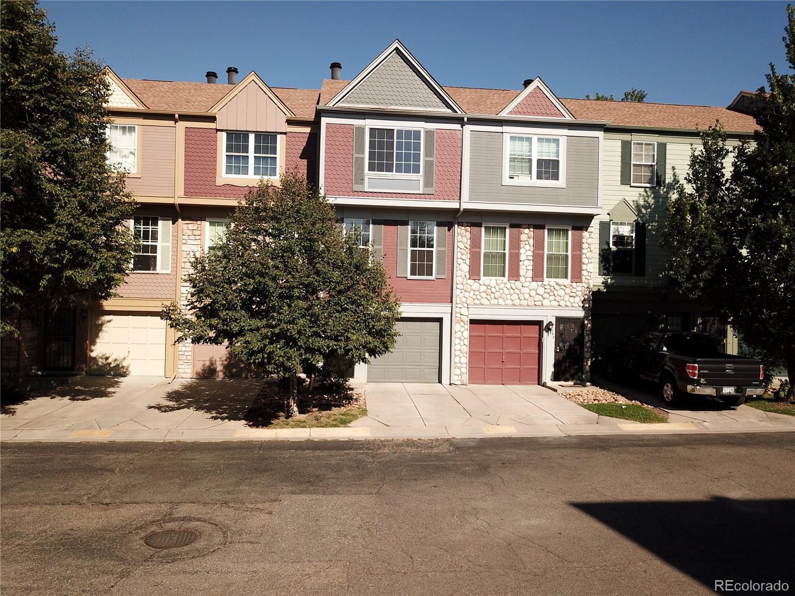 Photo 1 of 24 of 950 S Paris Court S townhome