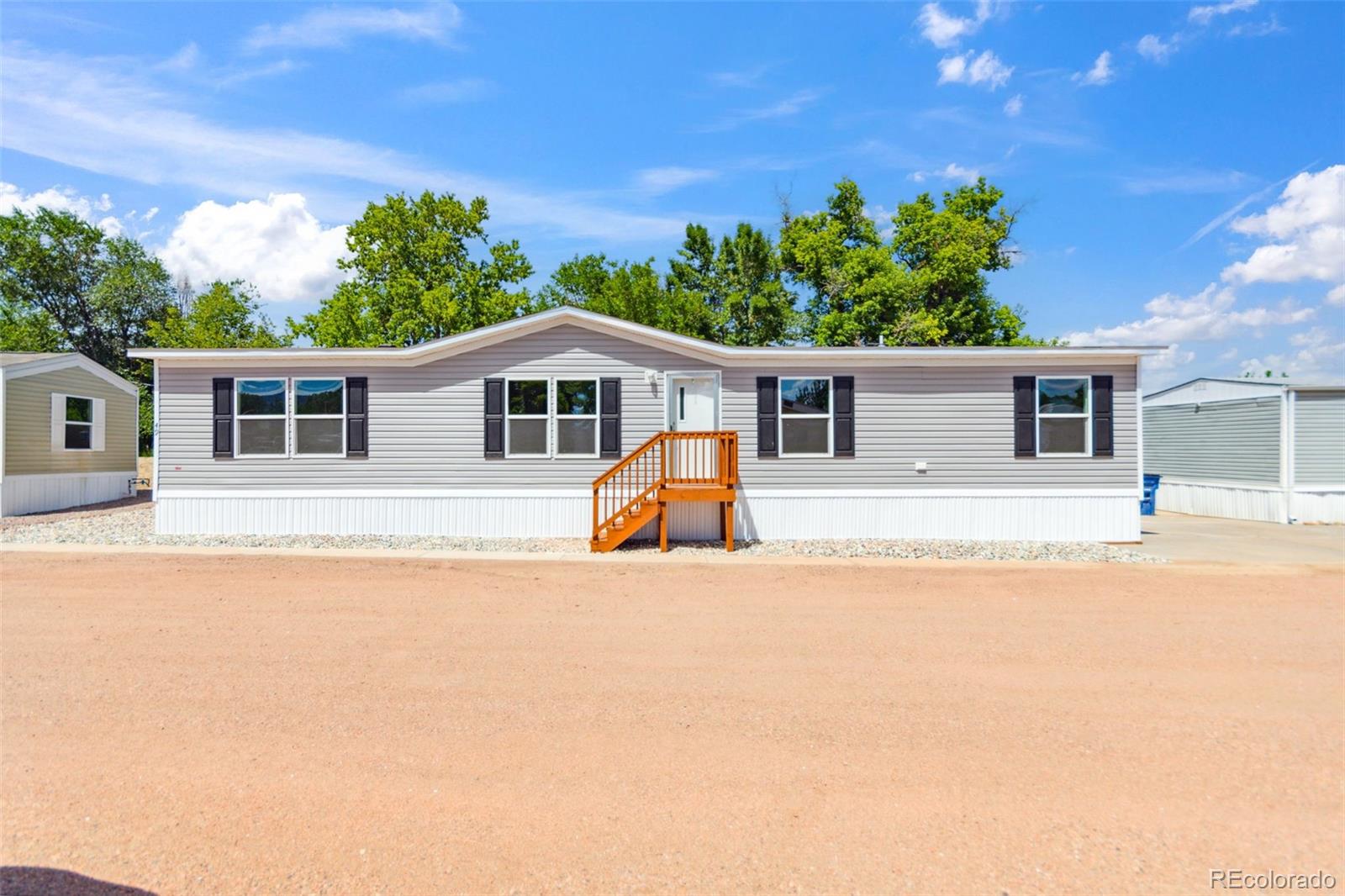 Photo 4 of 50 of 510 N 19th Street mobile home