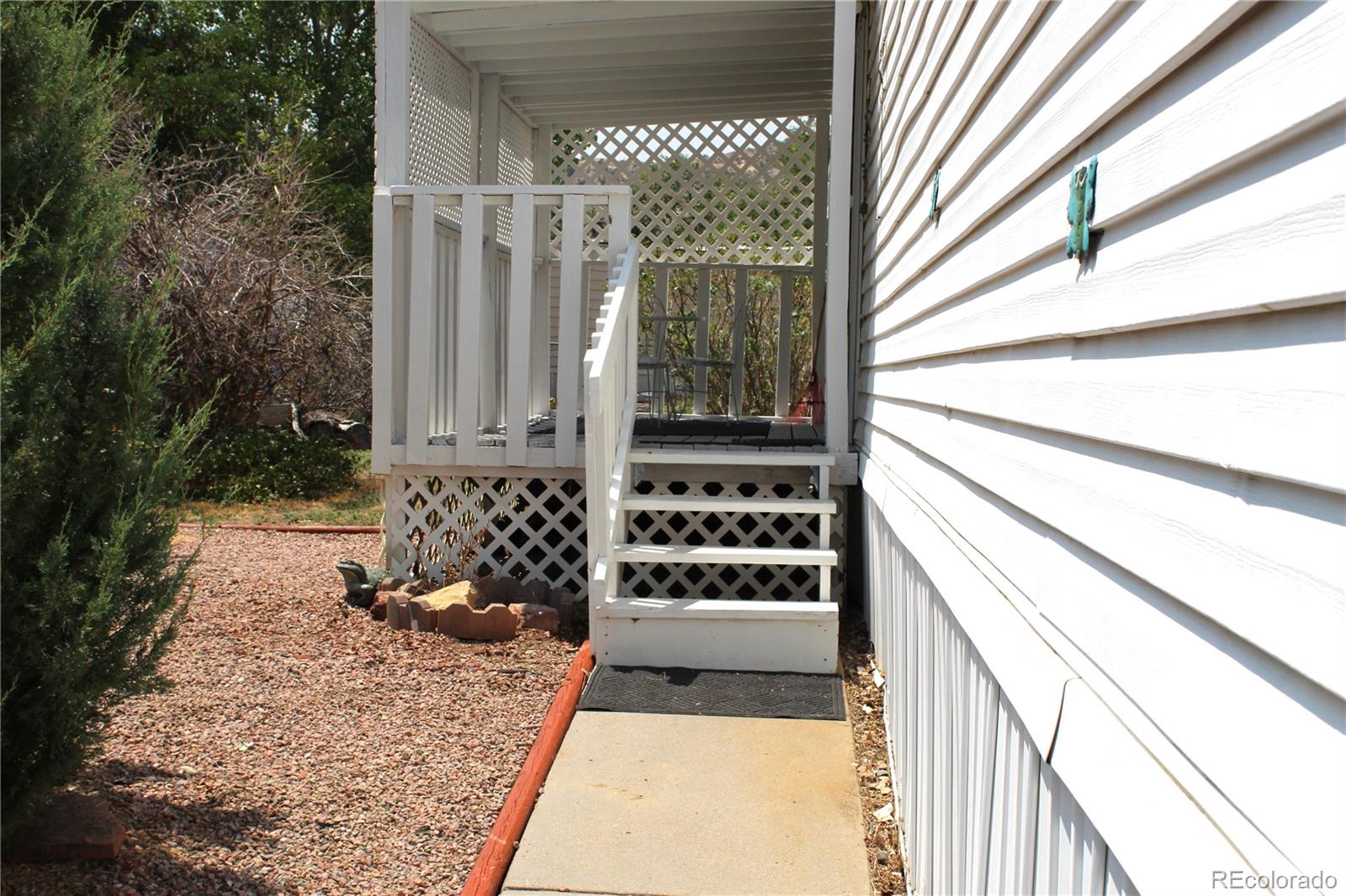 Photo 4 of 26 of 600 Raintree Boulevard mobile home