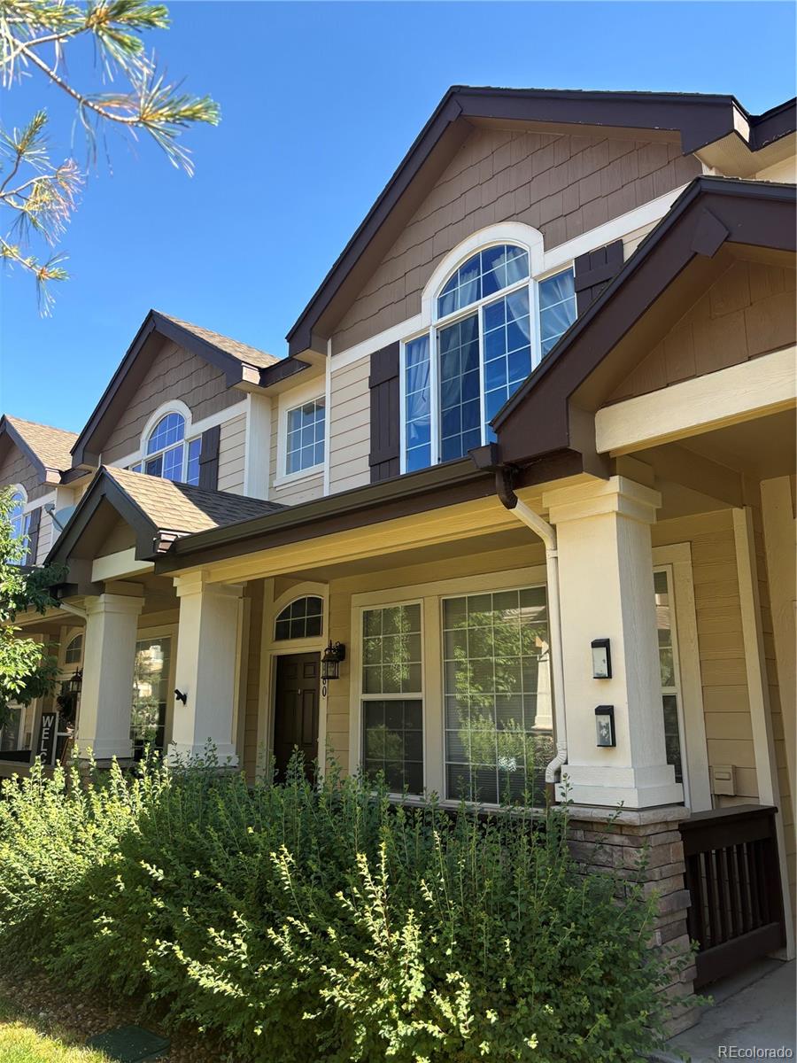 Photo 3 of 11 of 1460 Turnberry Drive townhome