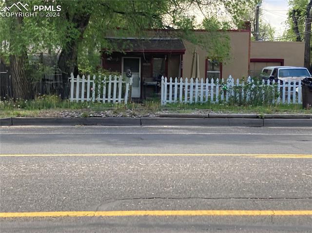 Photo 1 of 1 of 2115 E Willamette Avenue house