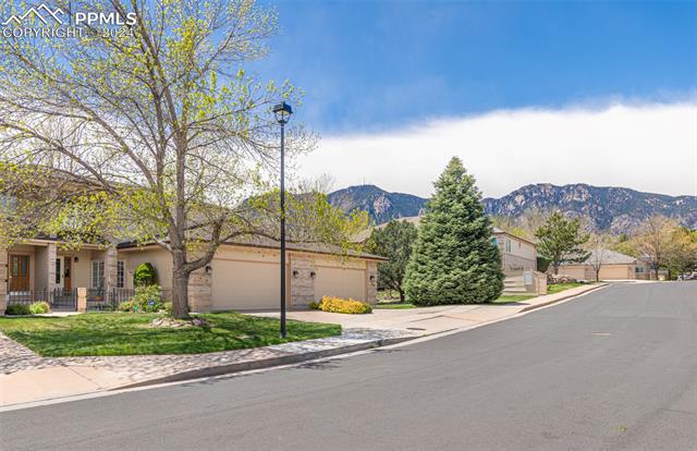 Photo 3 of 41 of 4430 Songglen Circle townhome