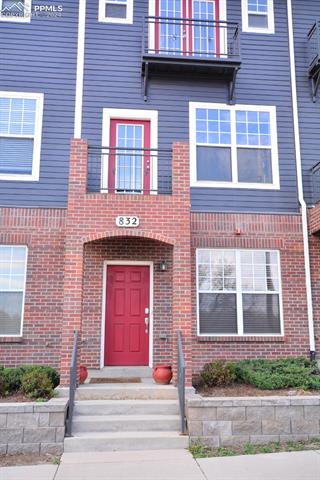 Photo 2 of 50 of 832 S Wahsatch Avenue townhome