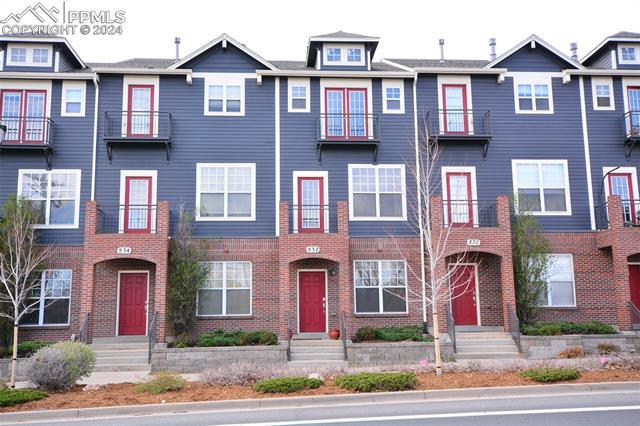 Photo 3 of 50 of 832 S Wahsatch Avenue townhome