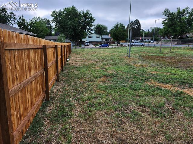 Photo 4 of 21 of 1504 Tweed Street land