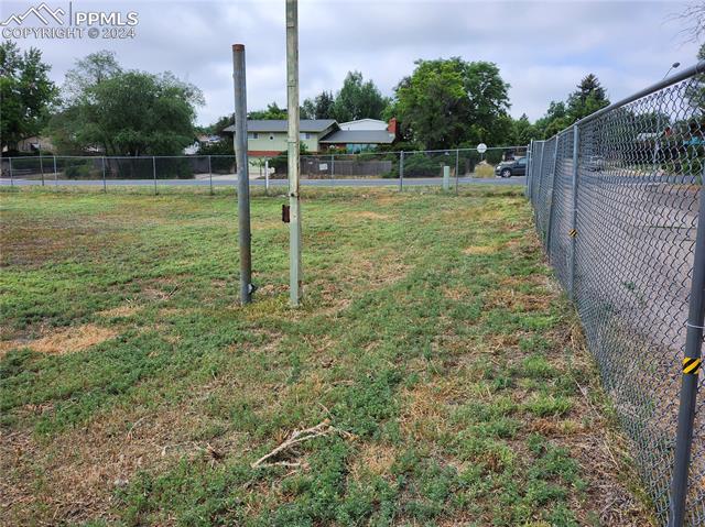 Photo 5 of 21 of 1504 Tweed Street land