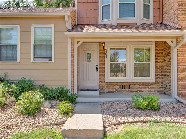 Photo 3 of 25 of 504 Rolling Hills Drive townhome