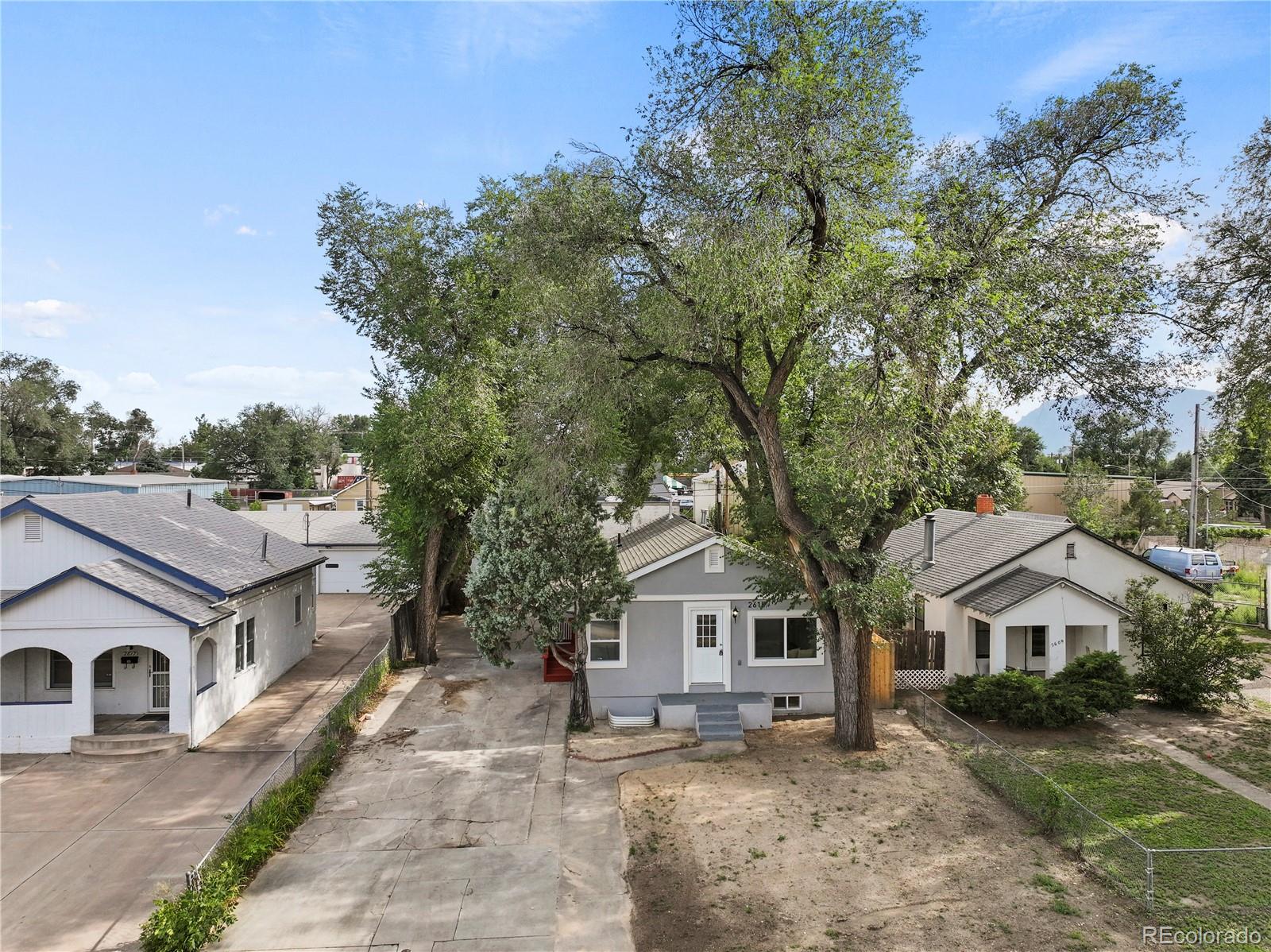 Photo 2 of 50 of 2615 E Boulder Street house