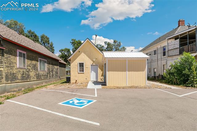 Photo 4 of 10 of 1507 W Colorado Avenue house