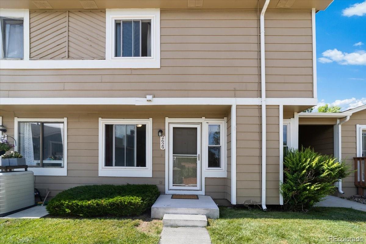 Photo 1 of 25 of 2629 Hearthwood Lane townhome