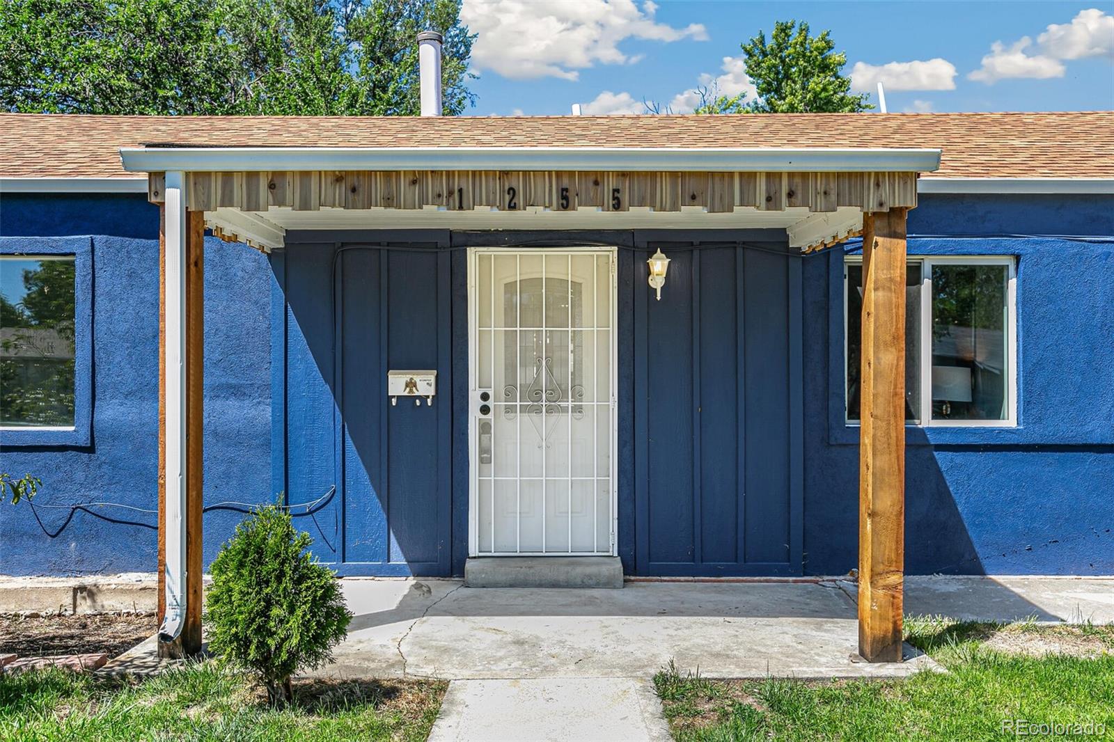 Photo 2 of 31 of 1255 S Vrain Street house