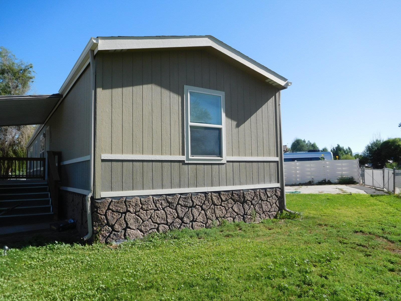 Photo 3 of 15 of 502 Holly Park Drive mobile home