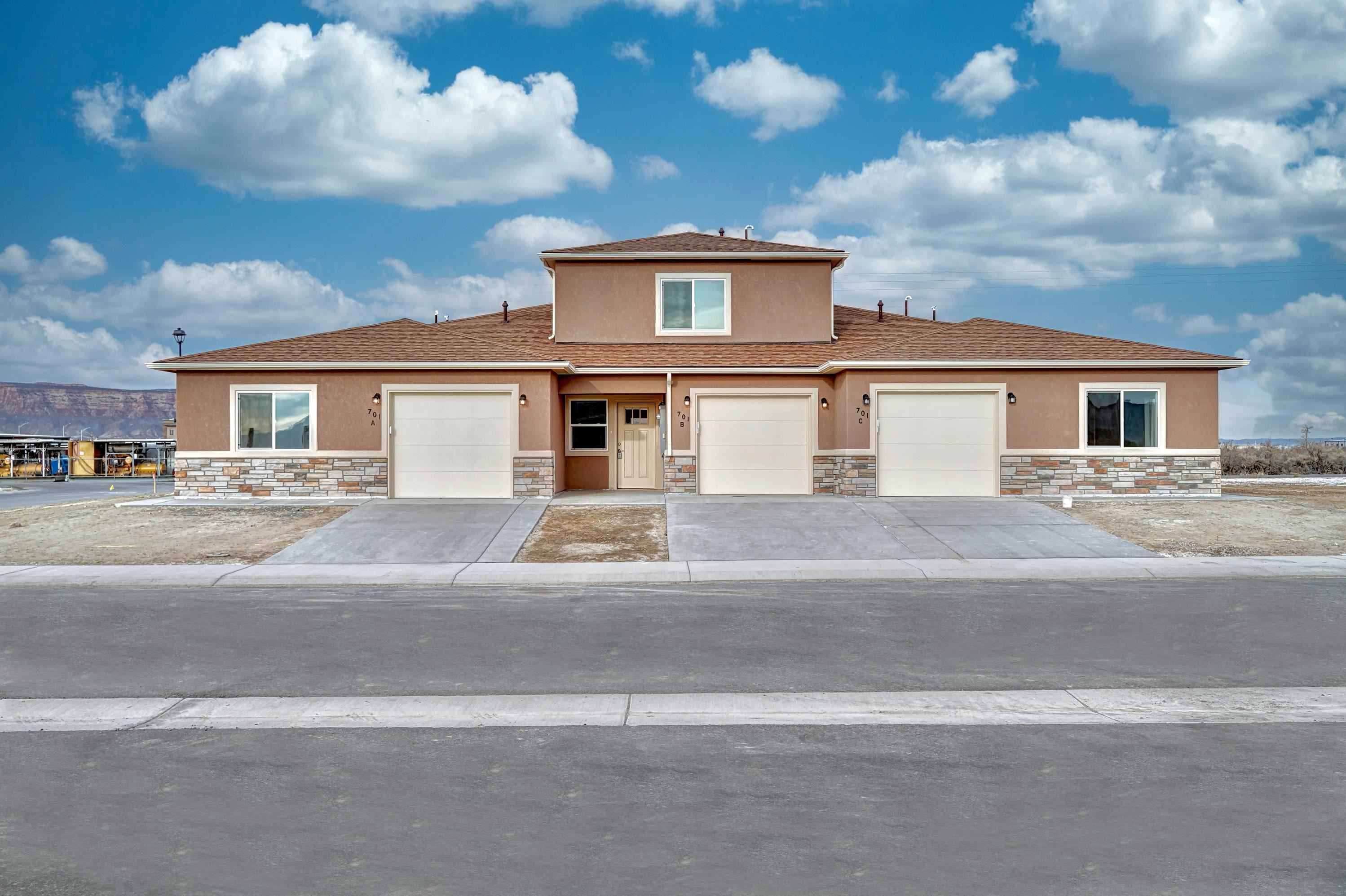 Photo 1 of 17 of 2361 Zion Canyon Avenue B townhome