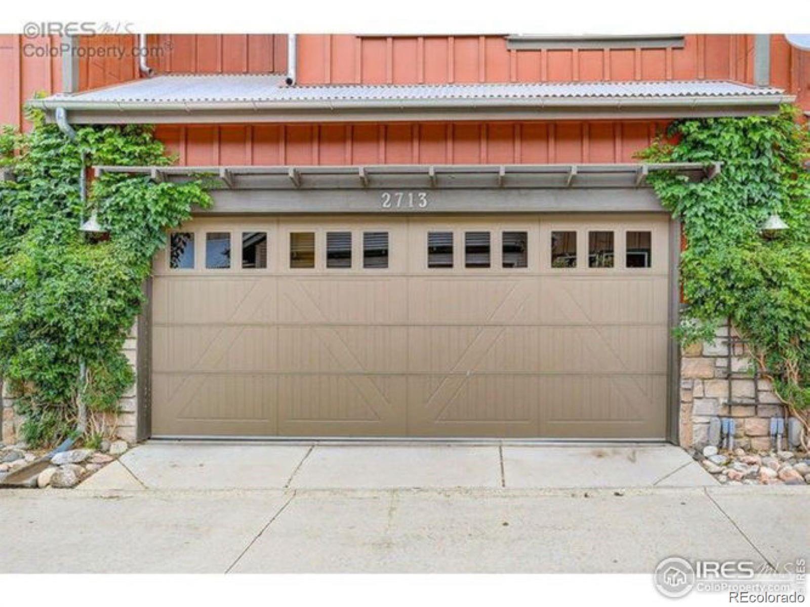 Photo 4 of 17 of 2713 Hedgerow Circle townhome