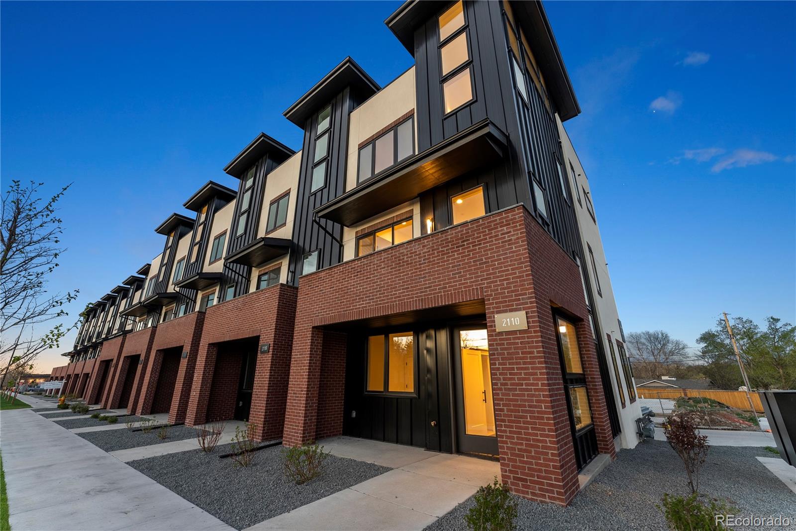 Photo 1 of 21 of 2168 Applewood Drive townhome