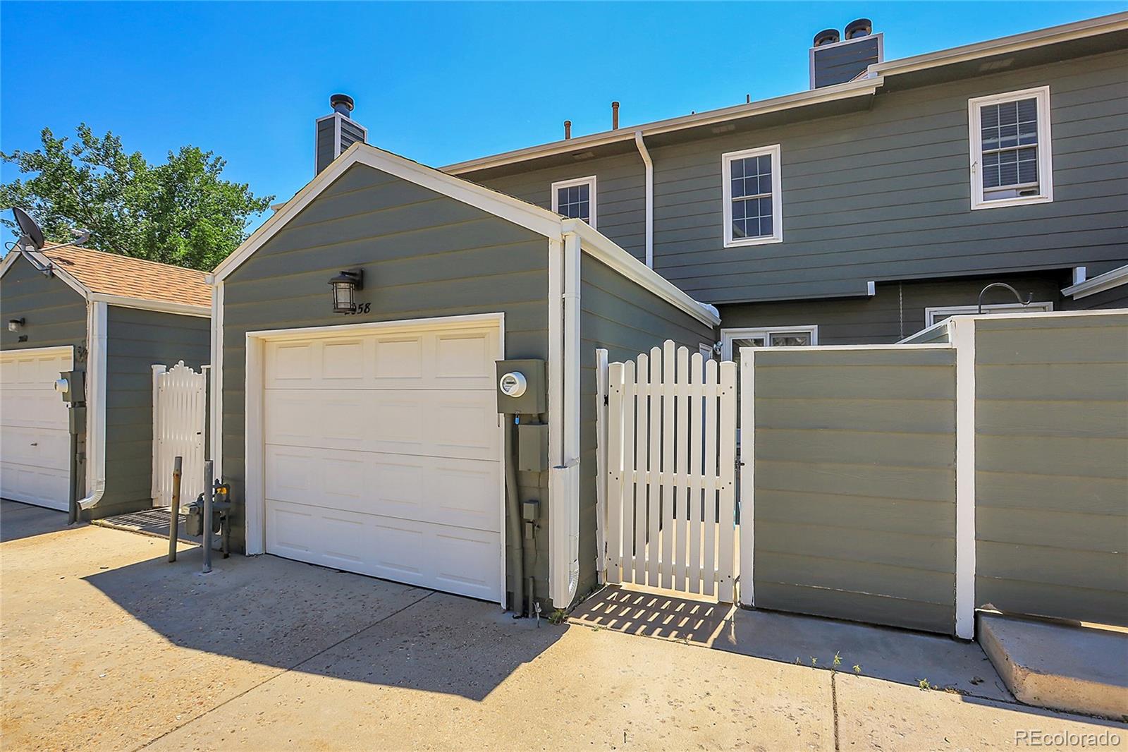 Photo 41 of 50 of 2058 S Balsam Street townhome