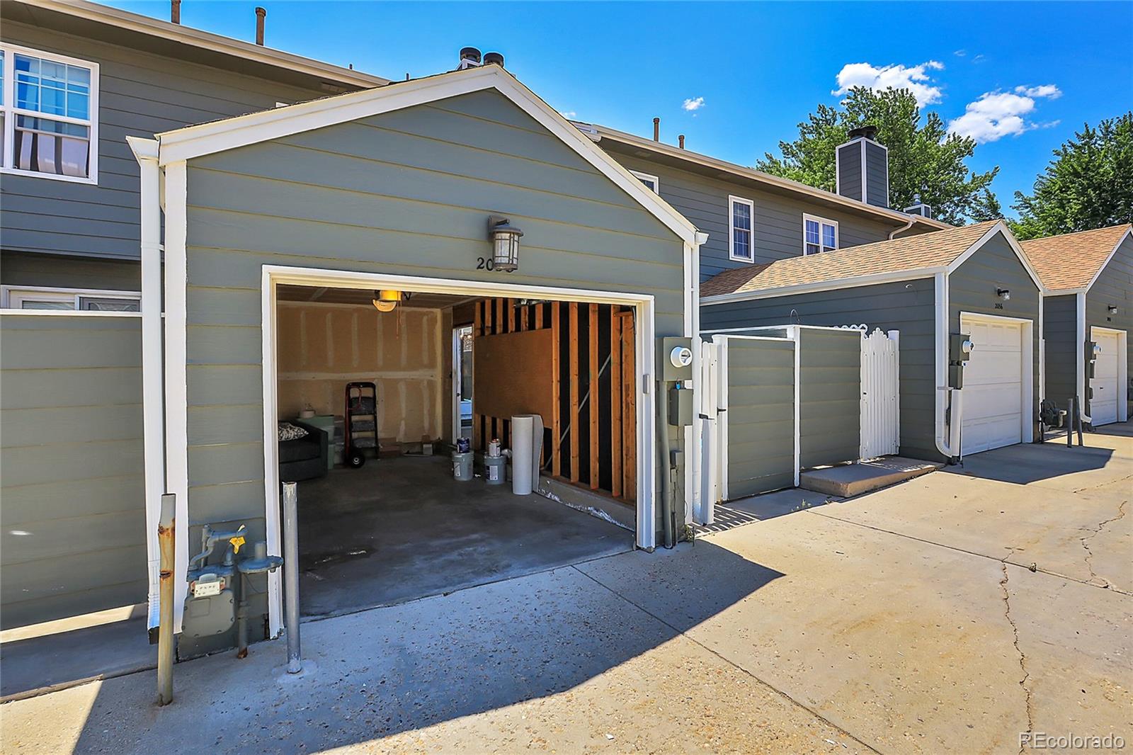 Photo 43 of 50 of 2058 S Balsam Street townhome