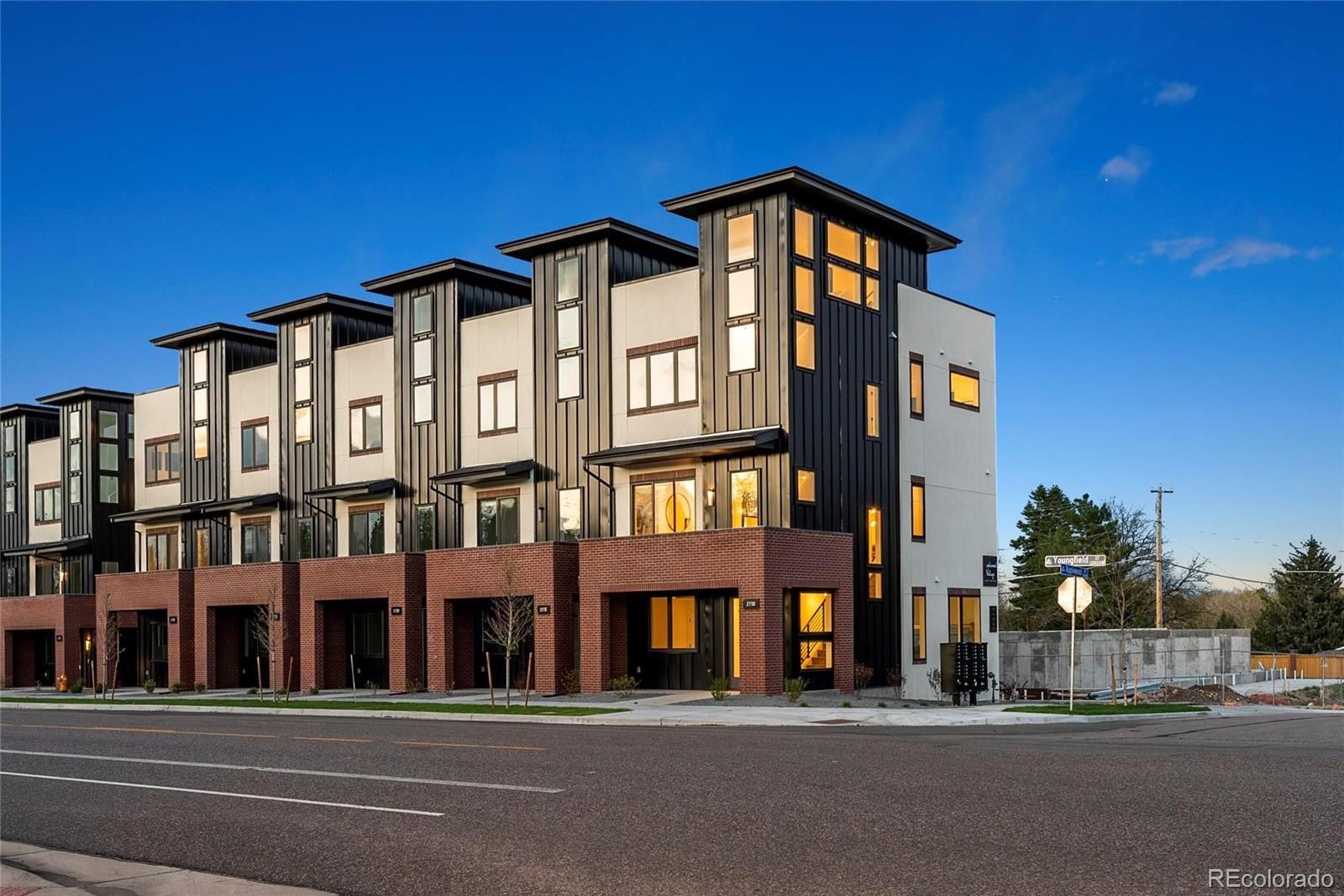 Photo 2 of 11 of 2164 Applewood Drive townhome