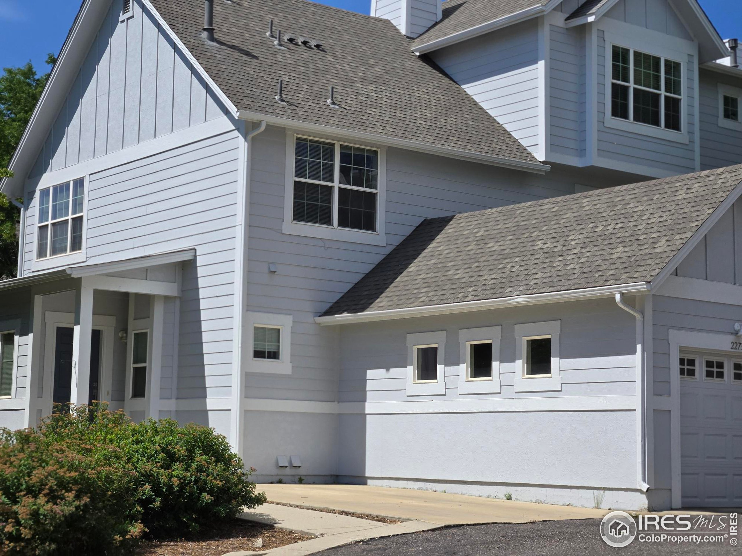 Photo 1 of 25 of 2273 Watersong Cir townhome