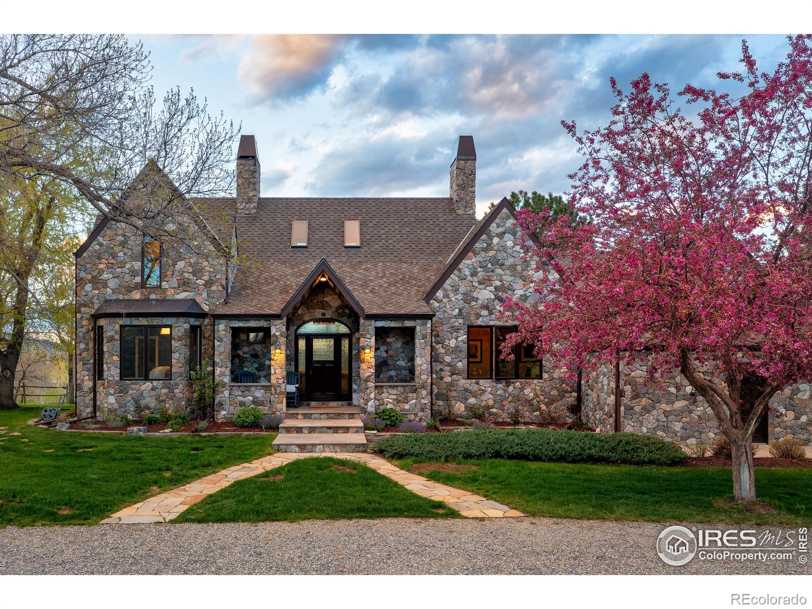 Photo 5 of 40 of 5575 Saint Vrain Road house