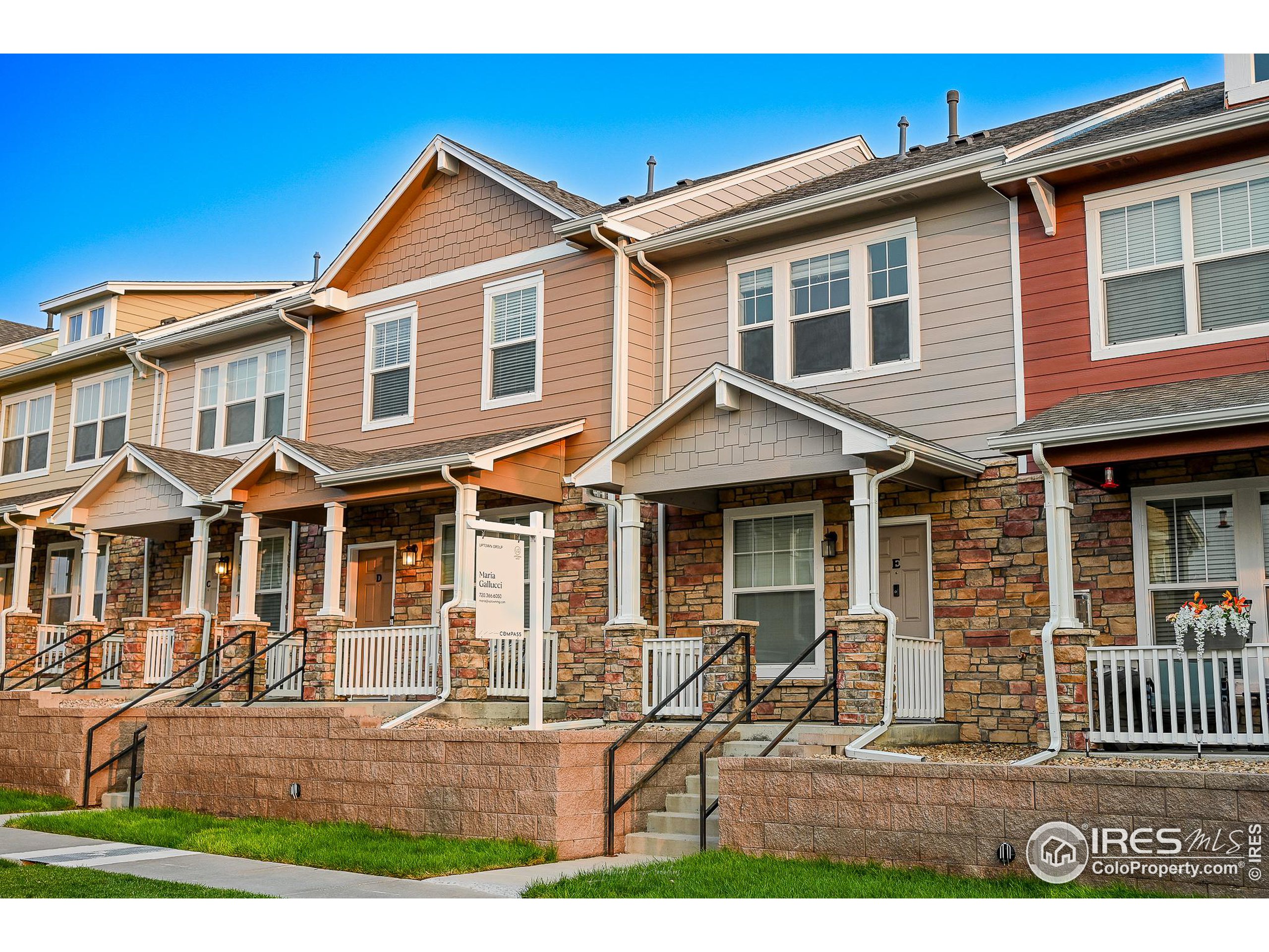 Photo 2 of 11 of 13606 Garfield St E townhome