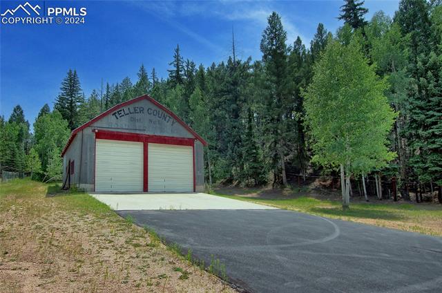 Photo 33 of 46 of 111 E Lovell Gulch Road house