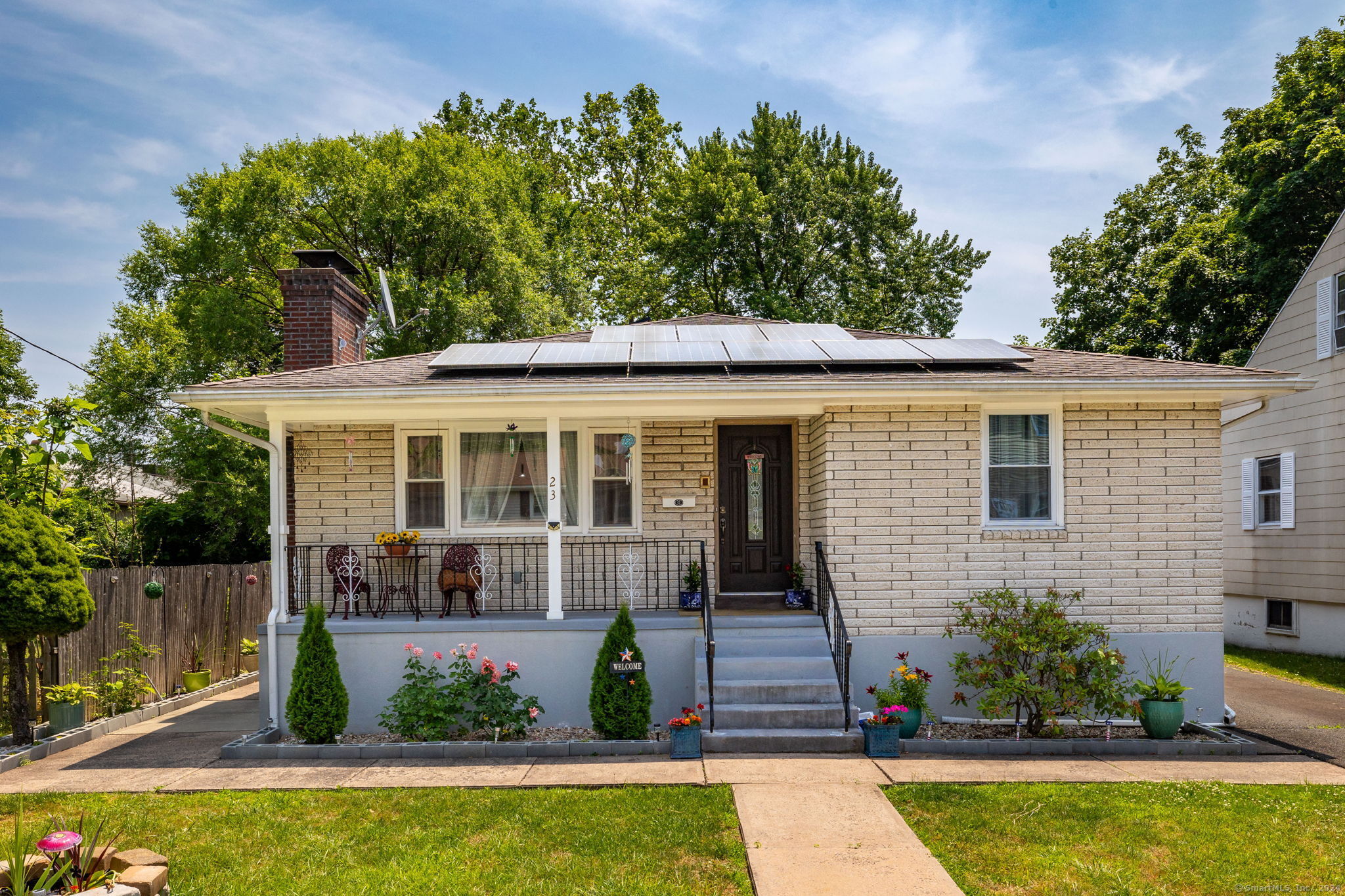 Photo 3 of 40 of 23 Baxter Avenue house