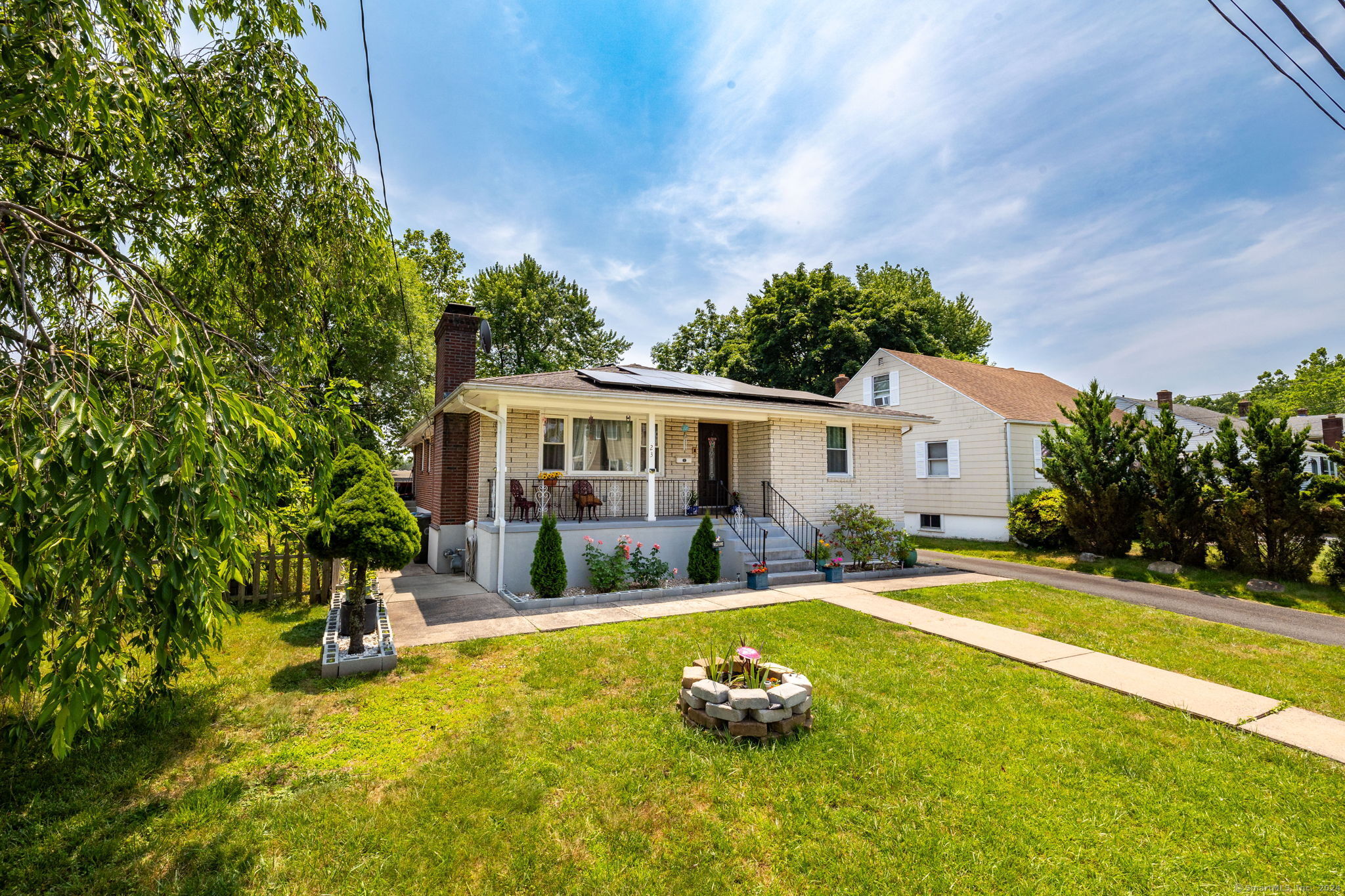 Photo 4 of 40 of 23 Baxter Avenue house