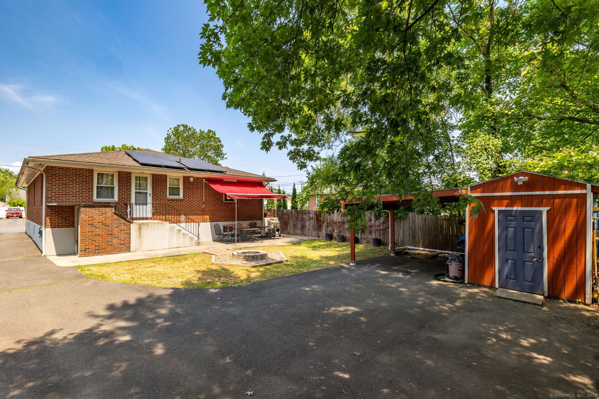 Photo 8 of 40 of 23 Baxter Avenue house