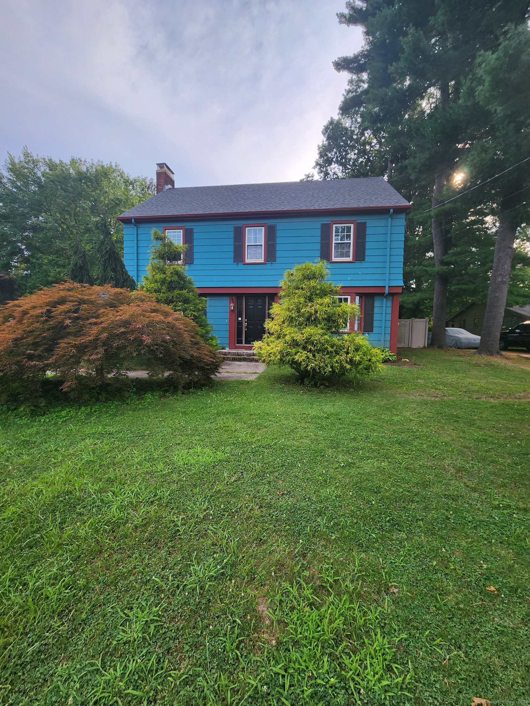 Photo 2 of 19 of 571 Bloomfield Avenue house