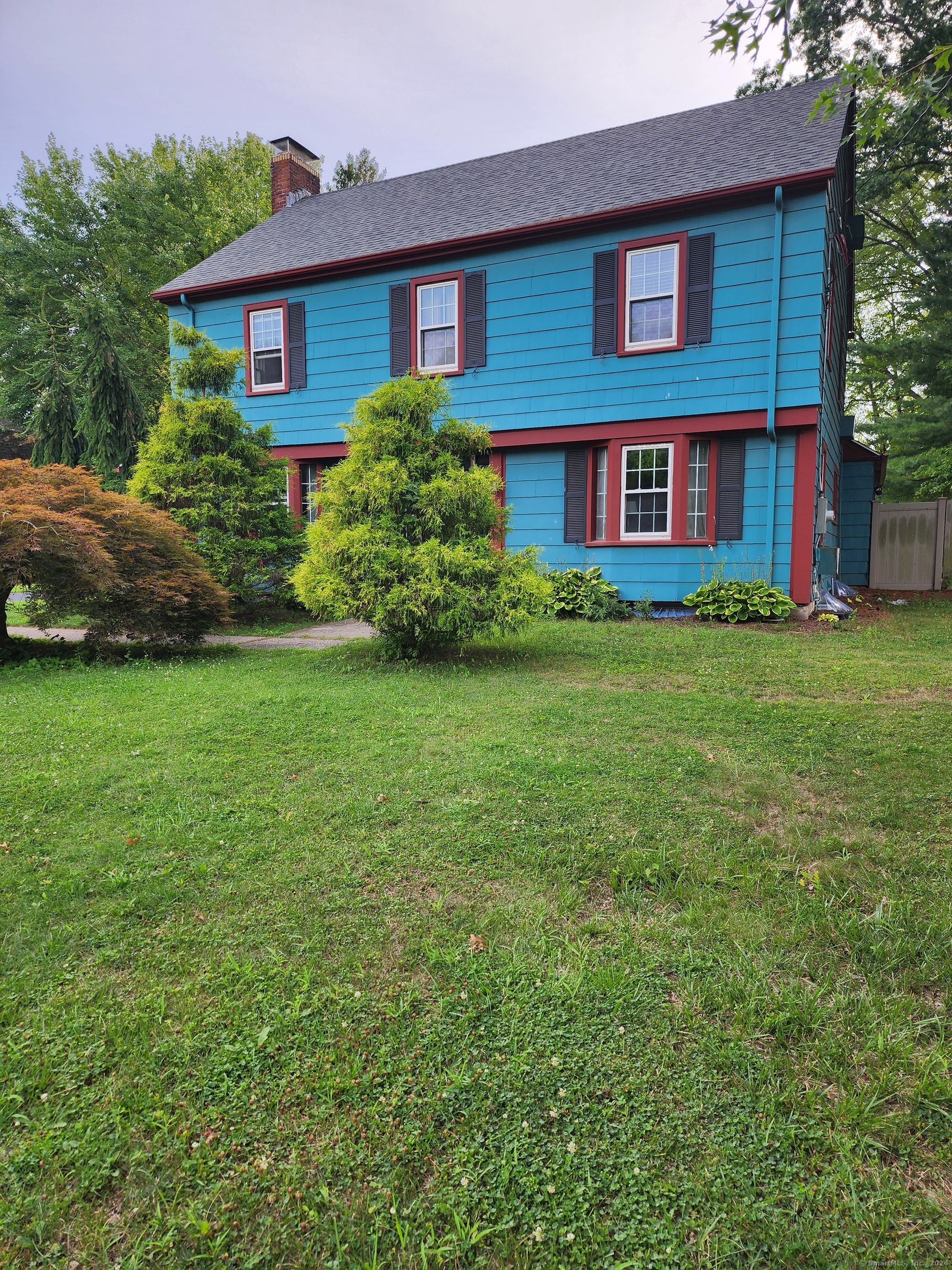 Photo 3 of 19 of 571 Bloomfield Avenue house