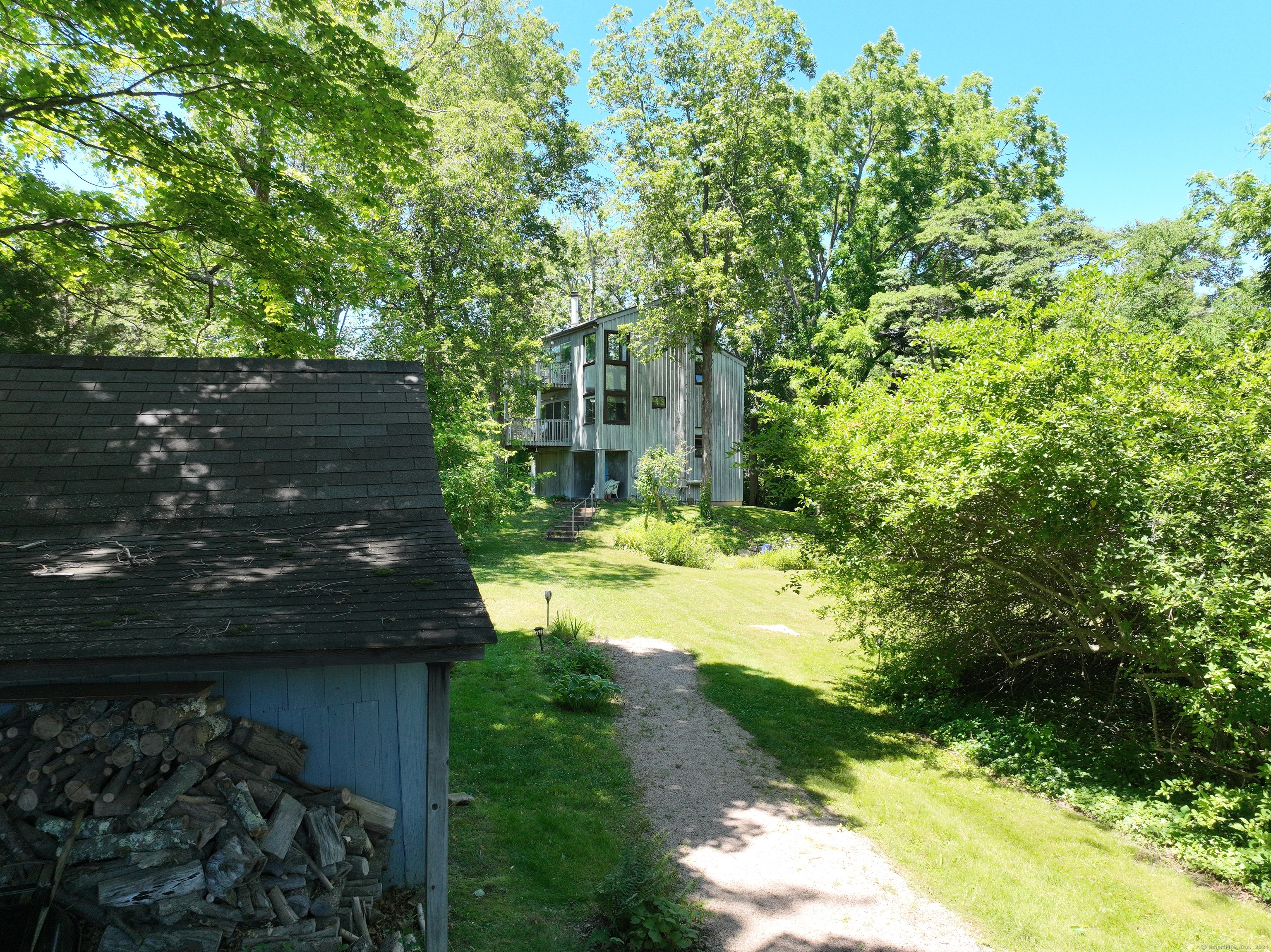 Photo 3 of 36 of 70 Thimble Island Road house