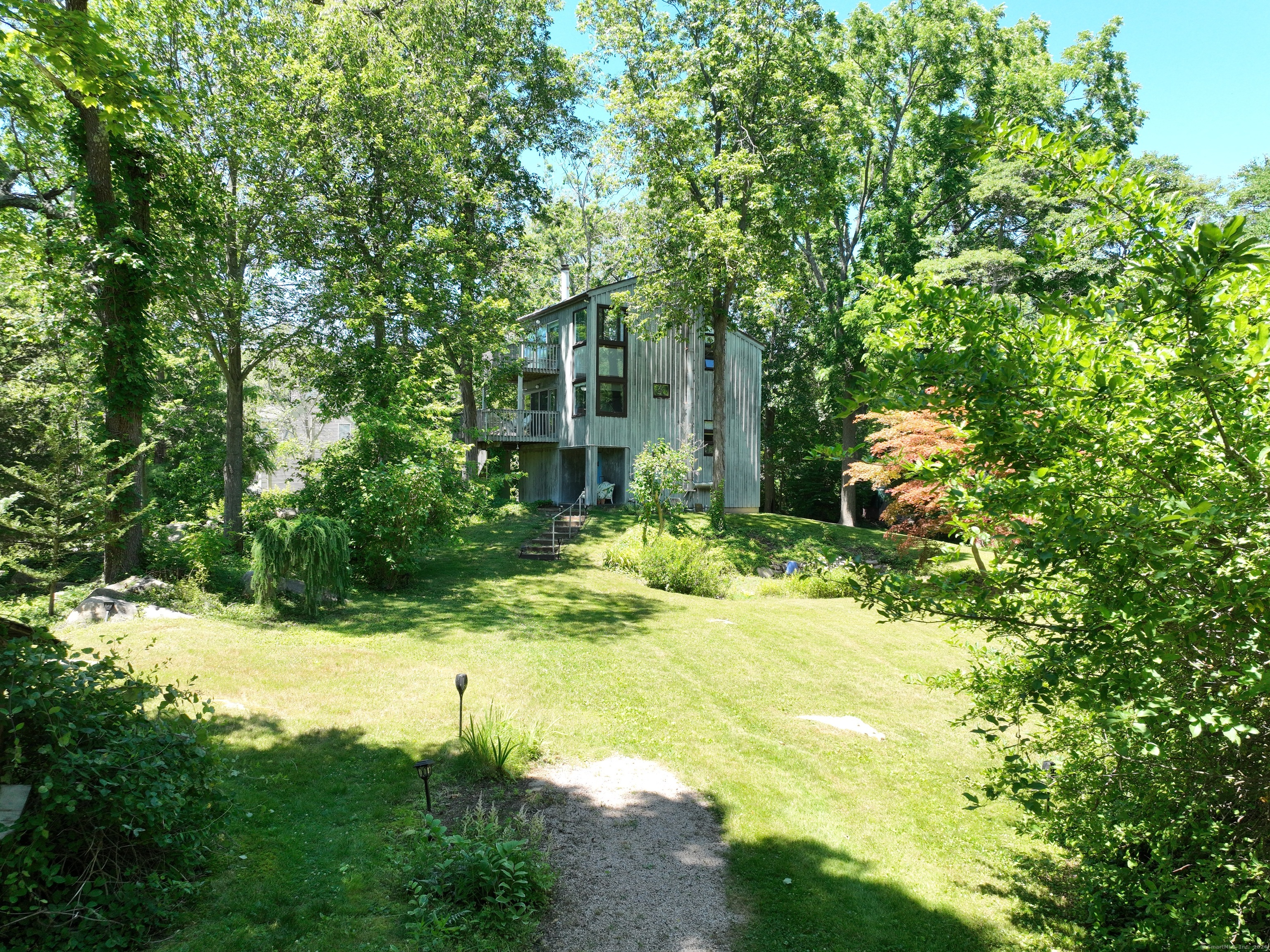 Photo 5 of 36 of 70 Thimble Island Road house