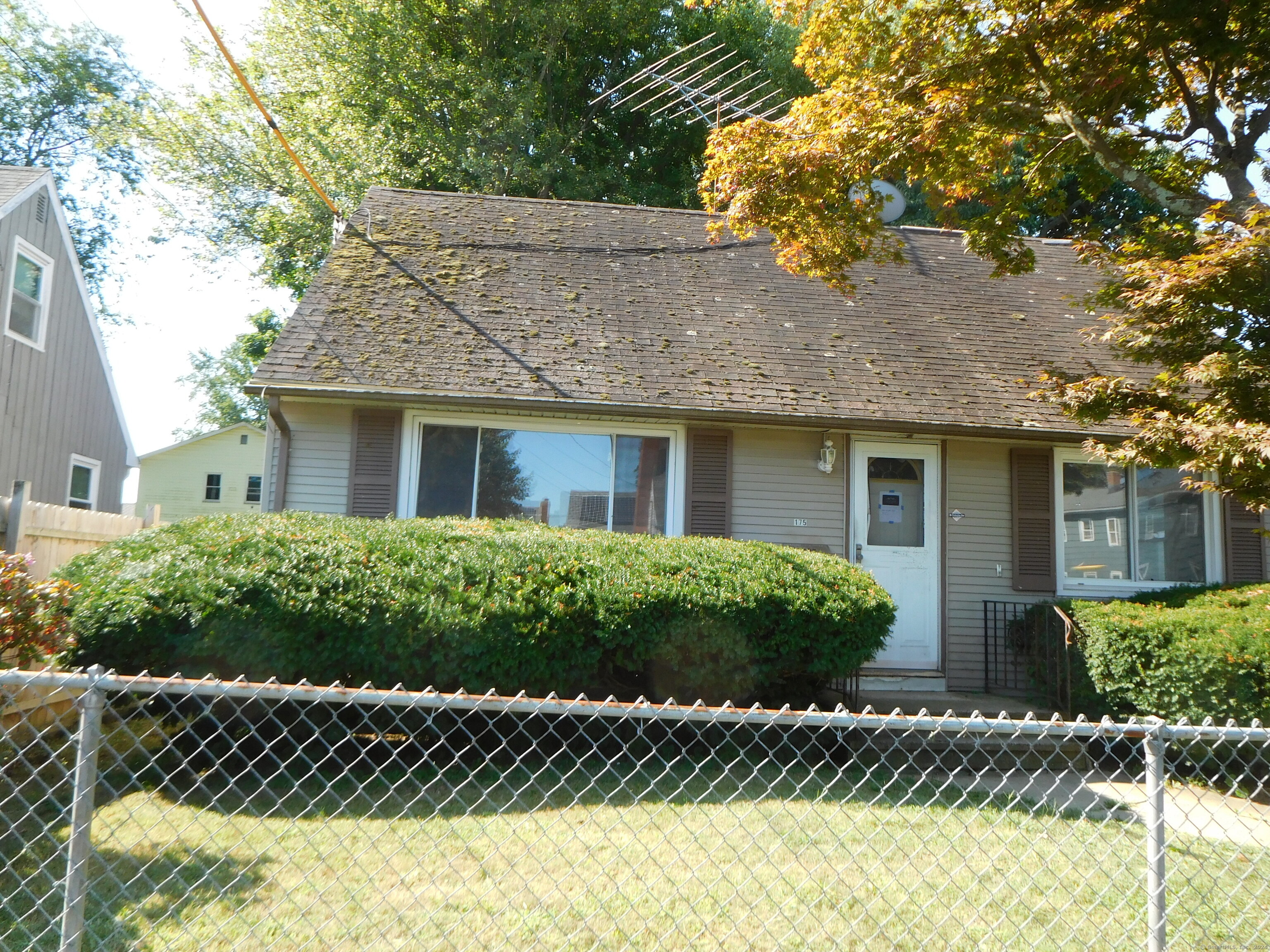 Photo 2 of 30 of 175 Grandview Avenue house