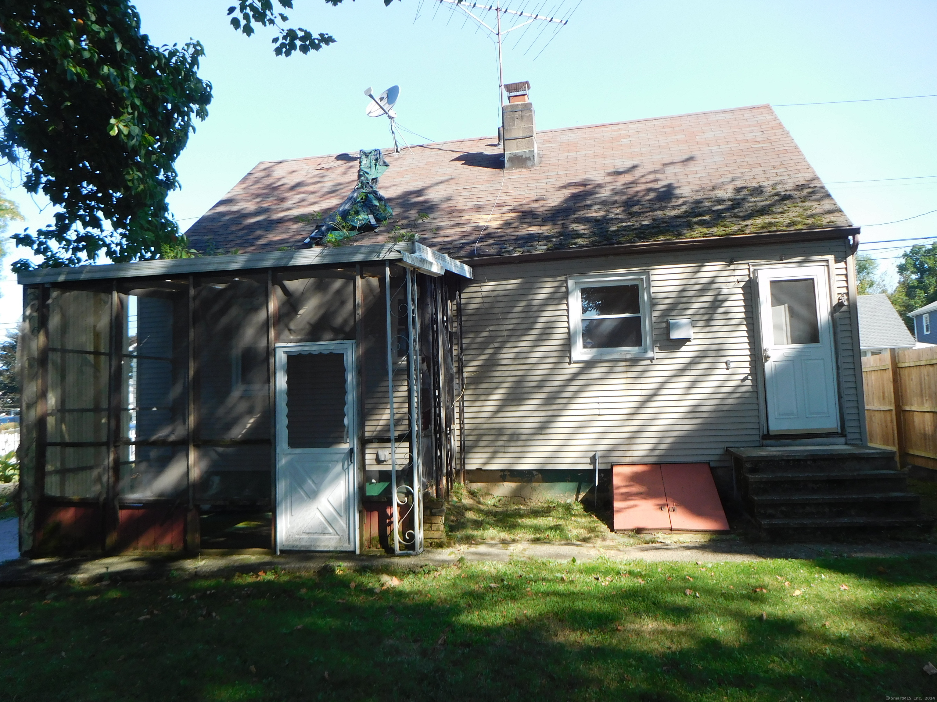 Photo 6 of 30 of 175 Grandview Avenue house