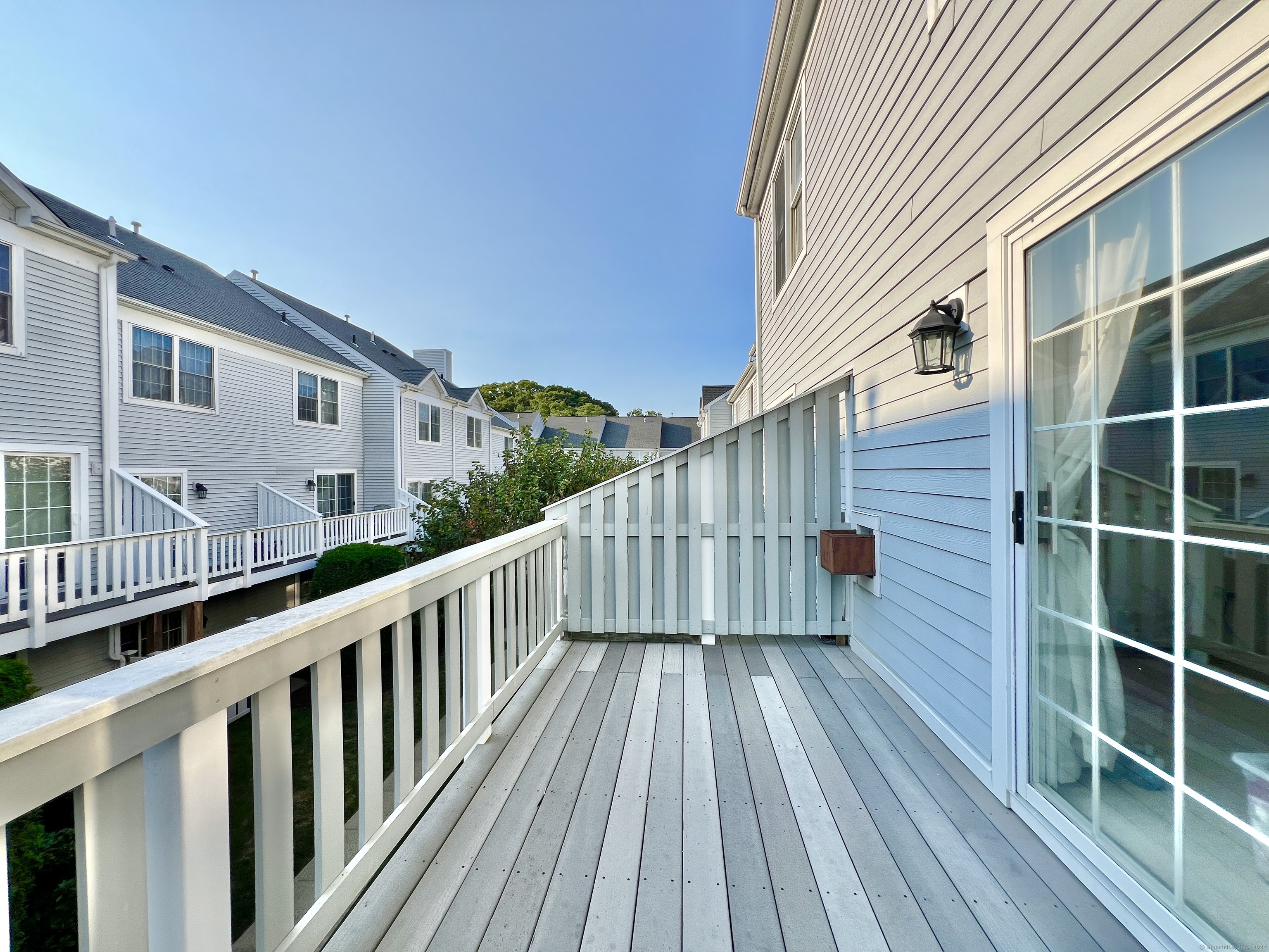 Photo 9 of 24 of 2612 North Avenue B6 townhome