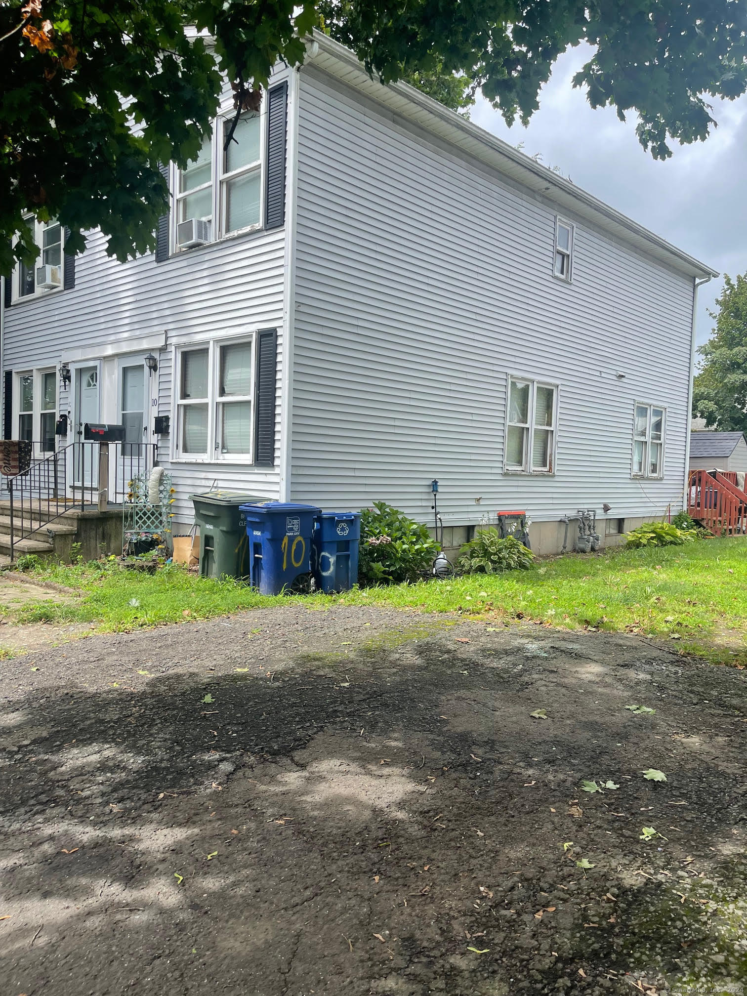 Photo 4 of 4 of 10 Arcadia Avenue house