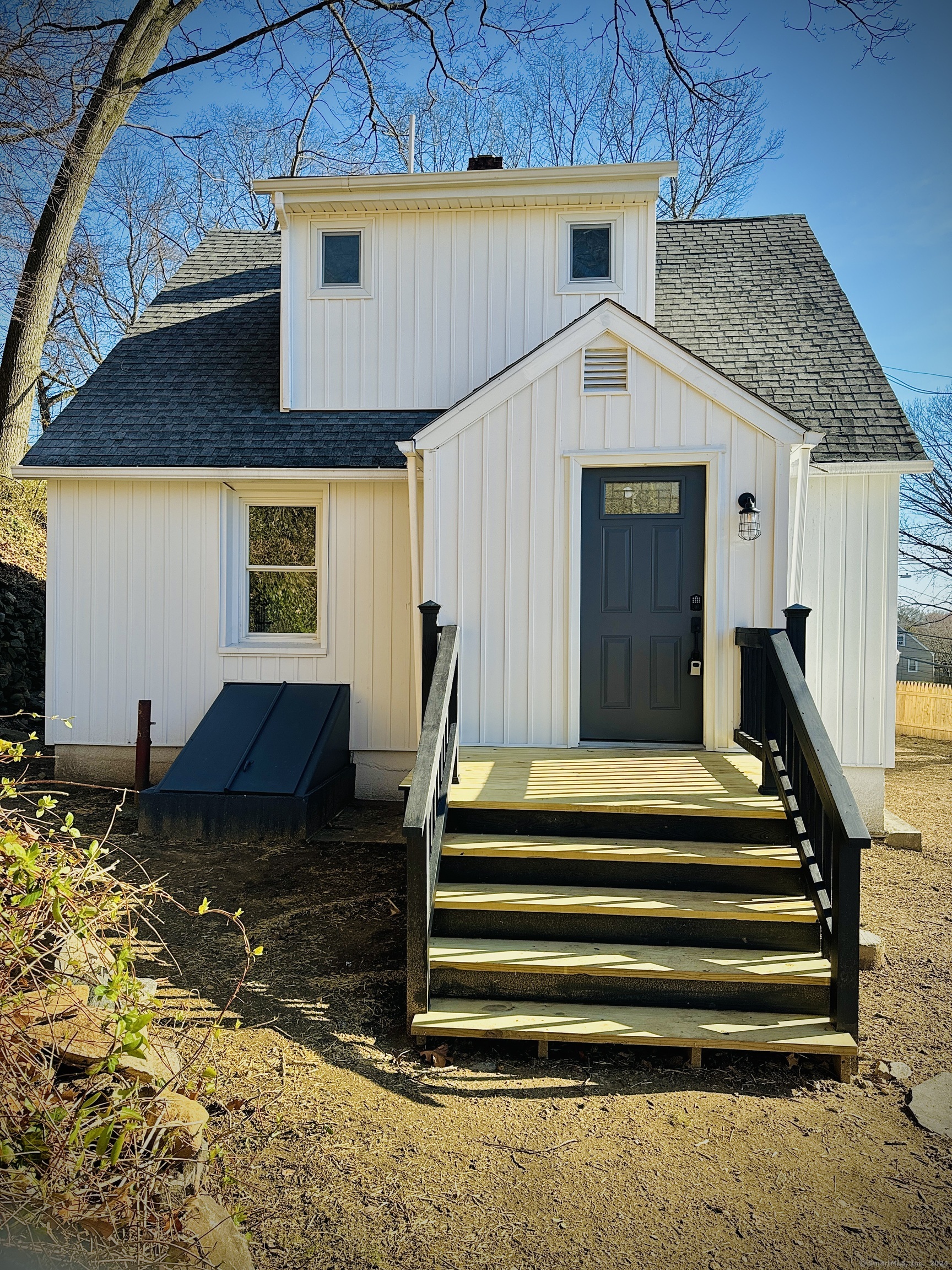 Photo 1 of 26 of 221 Earl Avenue house