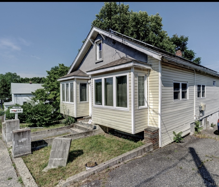 Photo 2 of 3 of 150 Wessels Avenue house