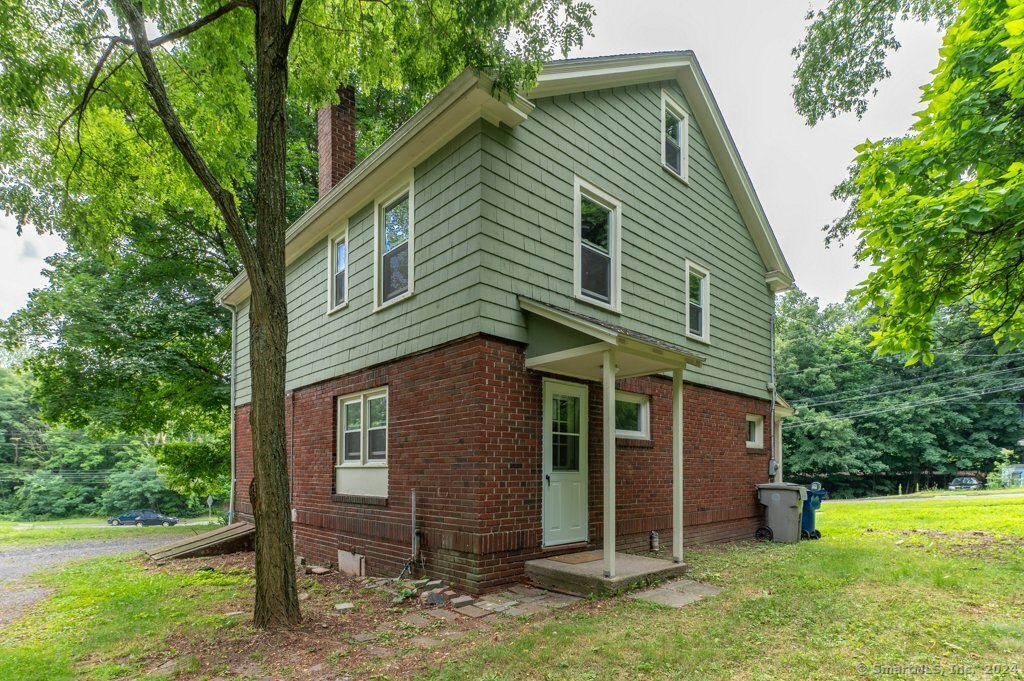 Photo 33 of 33 of 250 Terryville Avenue house