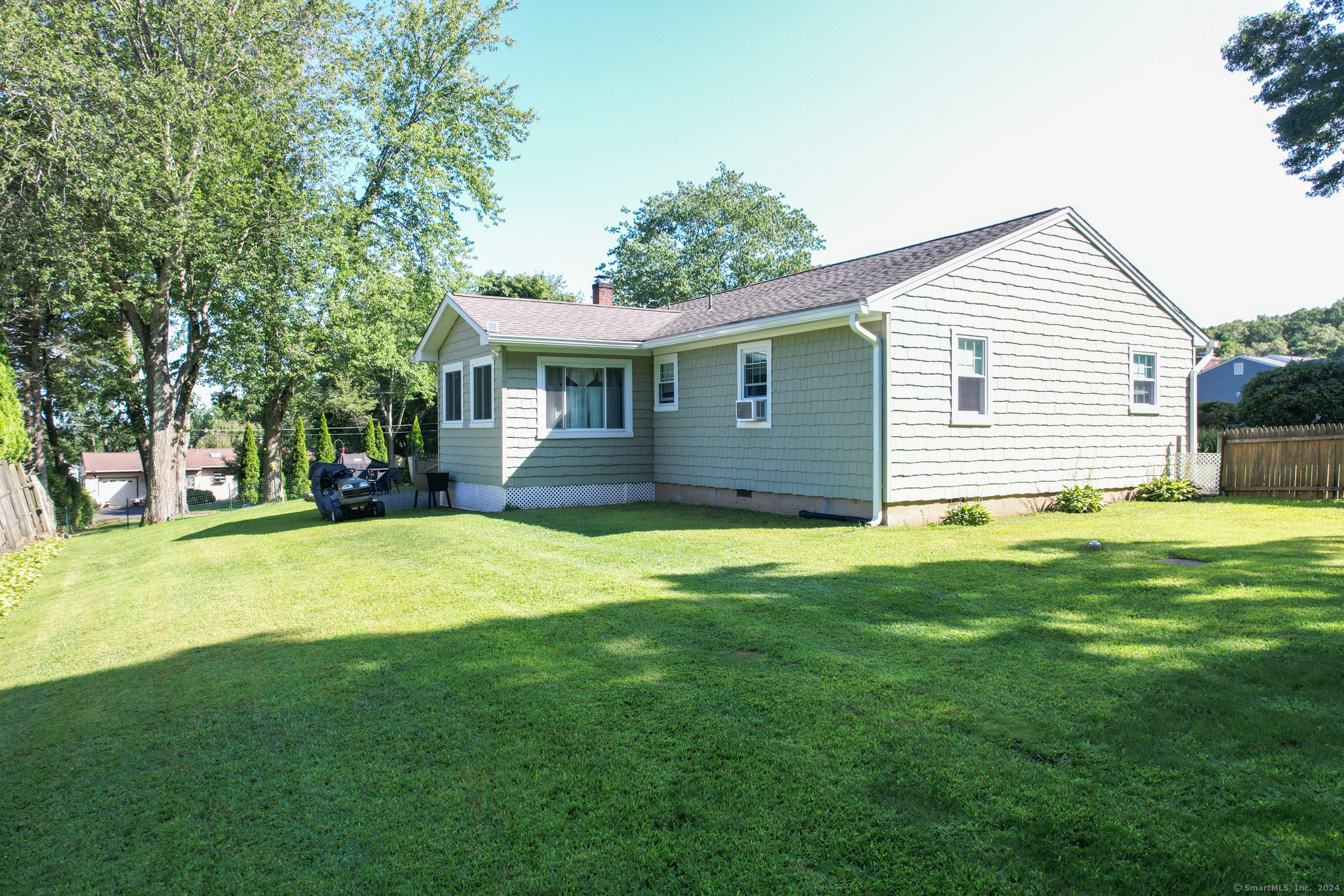 Photo 5 of 29 of 72 Crestwood Drive house