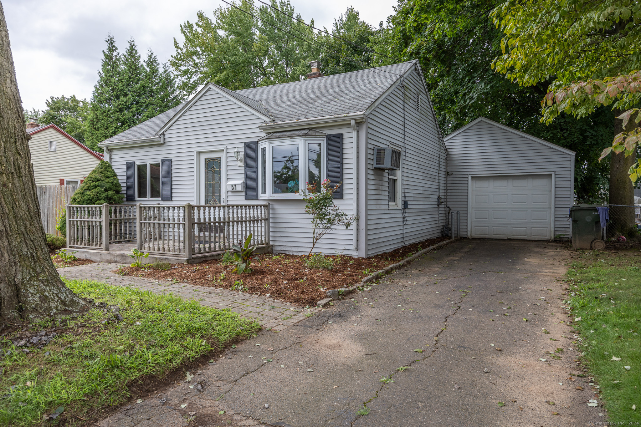 Photo 1 of 20 of 57 Naubuc Avenue house