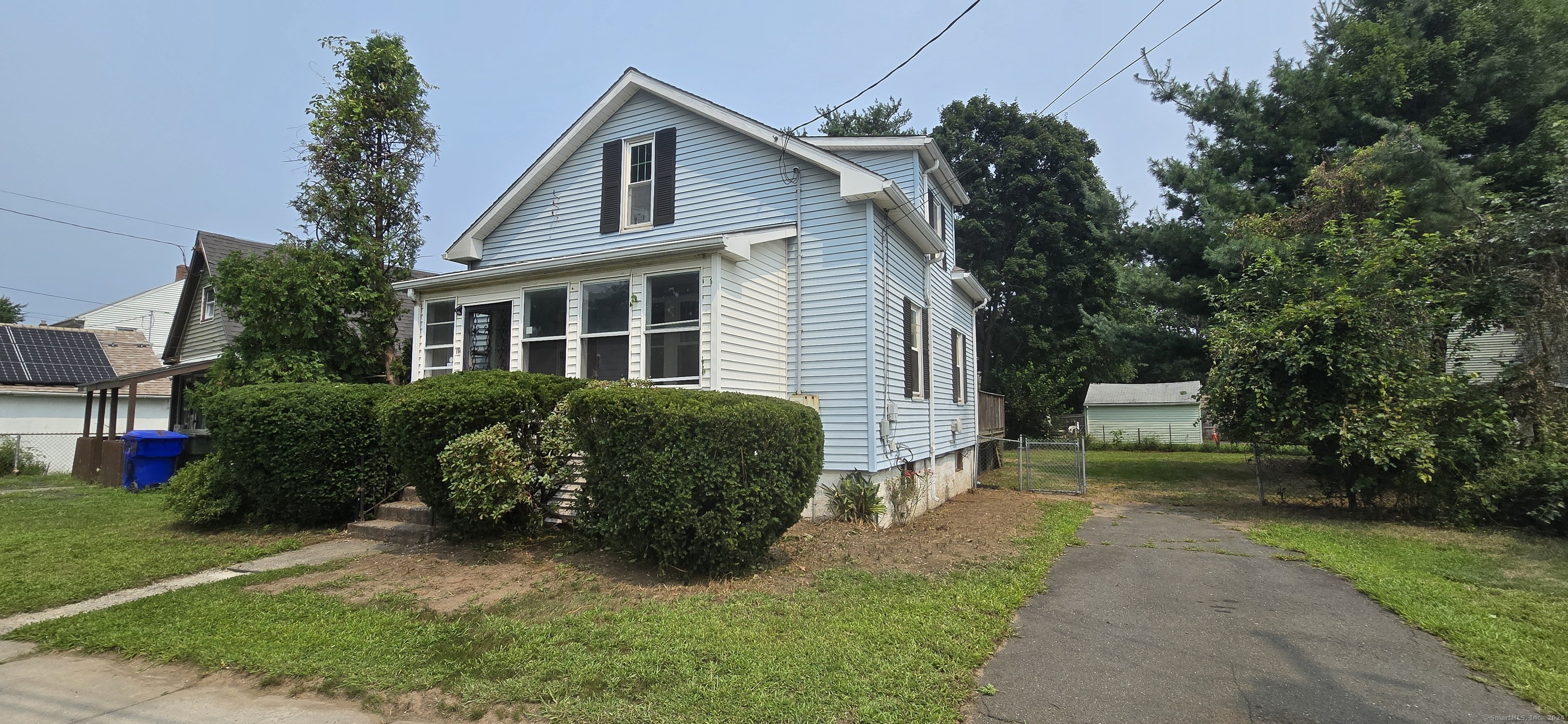 Photo 2 of 15 of 114 Smart Street house