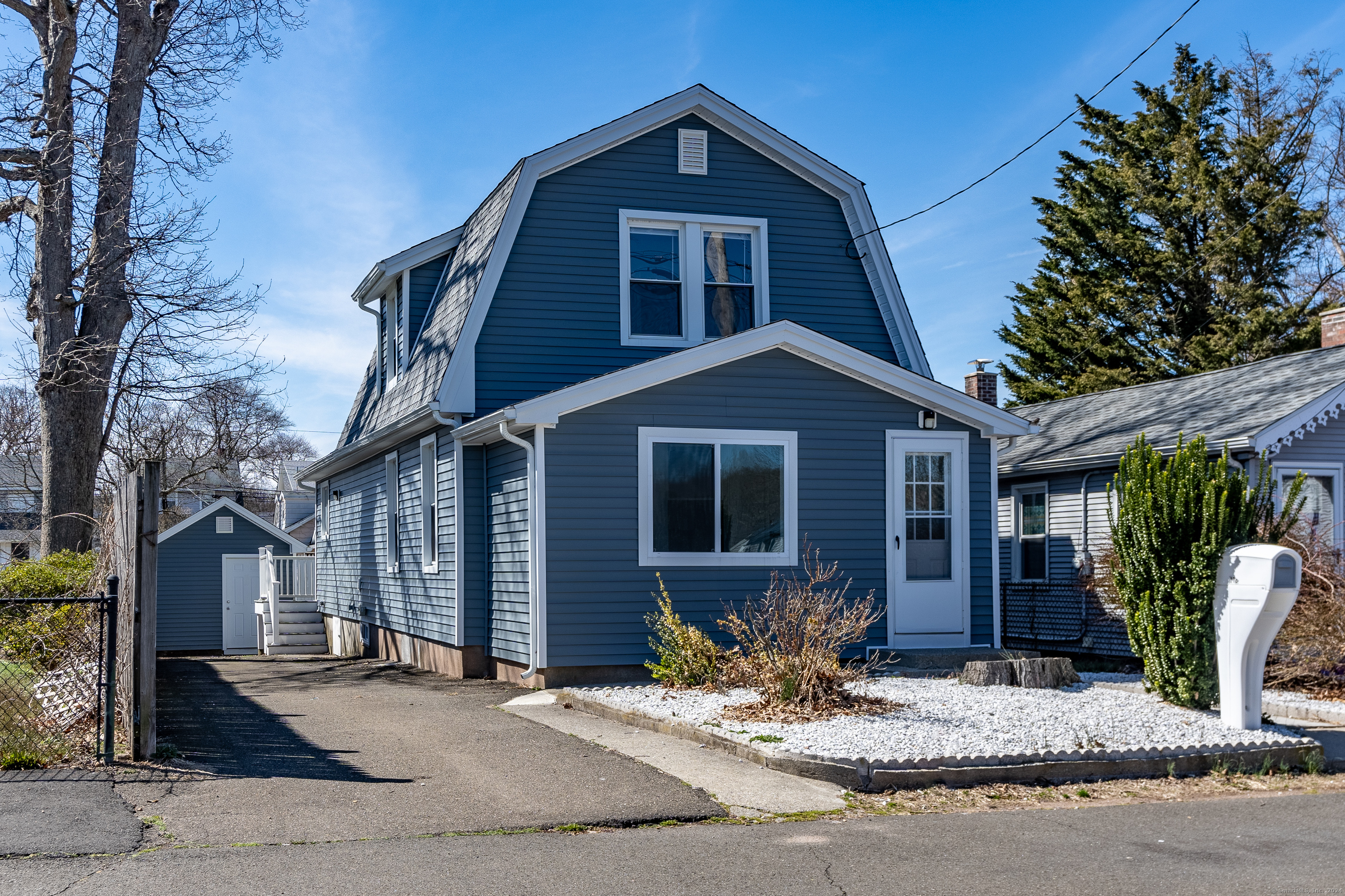 Photo 1 of 40 of 118 Stevens Street house