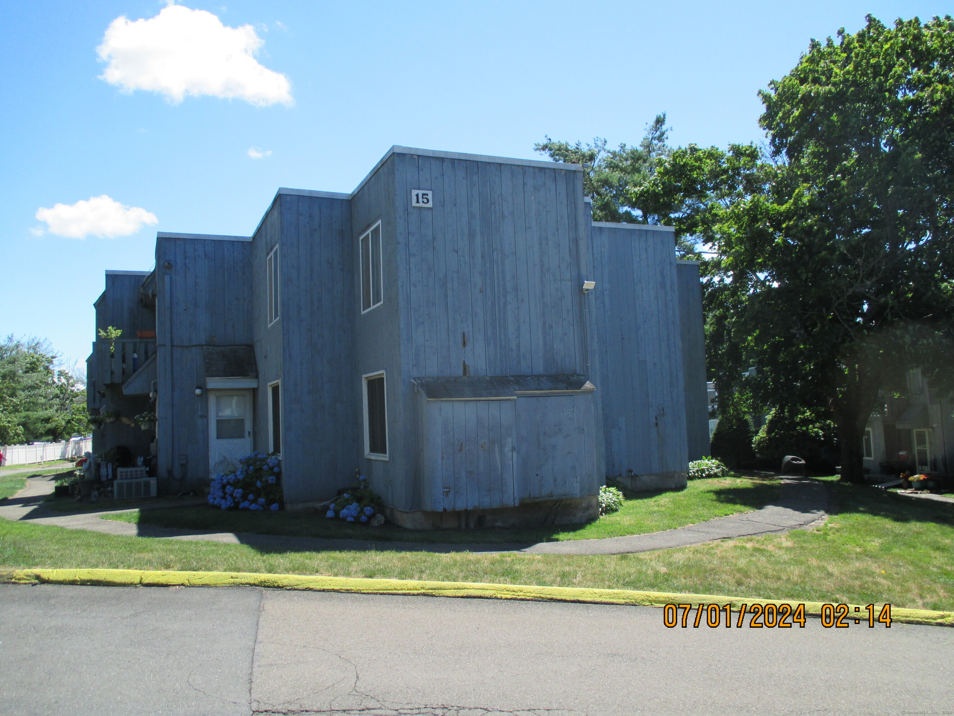 Photo 2 of 16 of 15 Cedar Court G condo