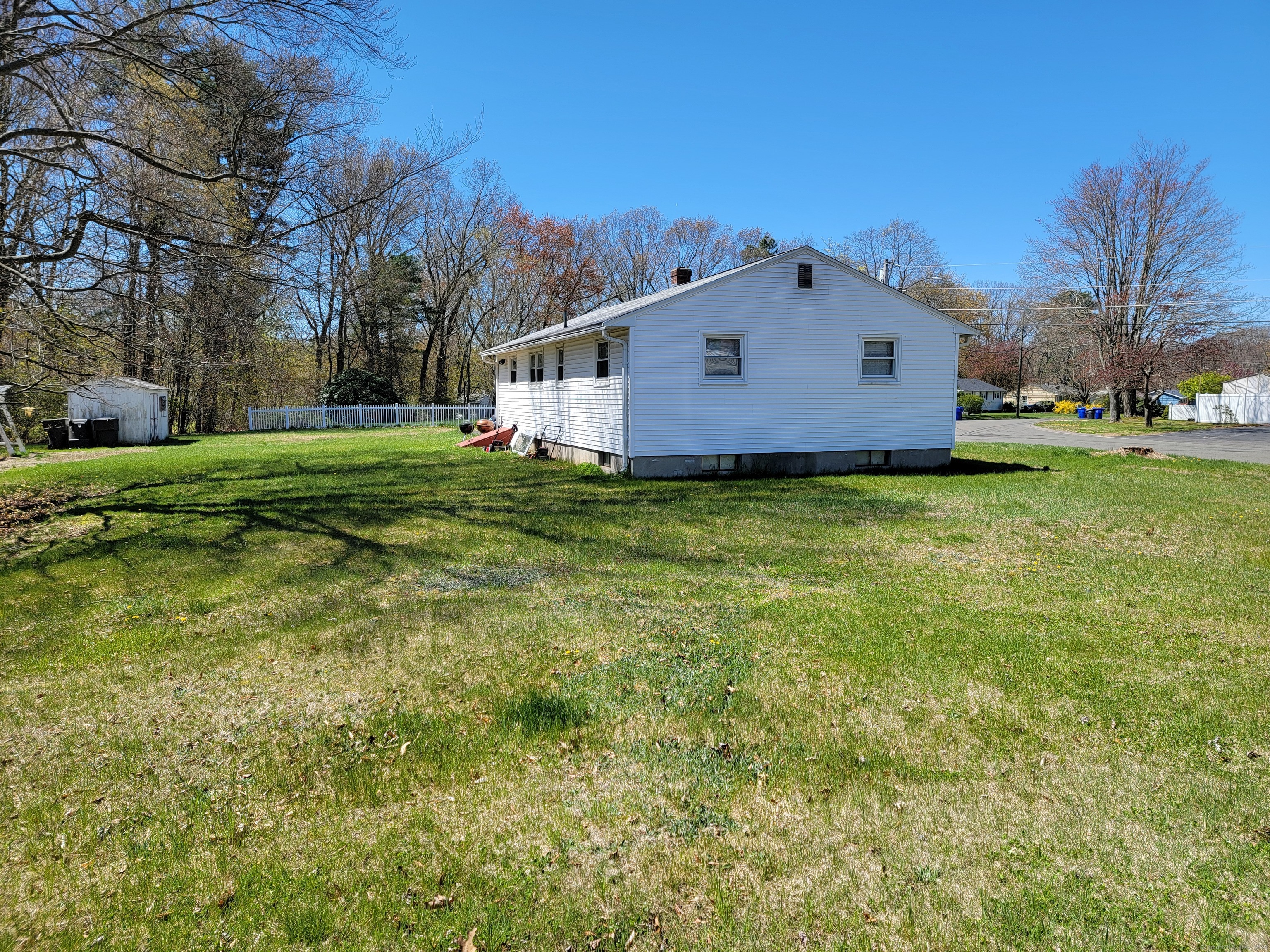 Photo 5 of 25 of 18 Marble Road house