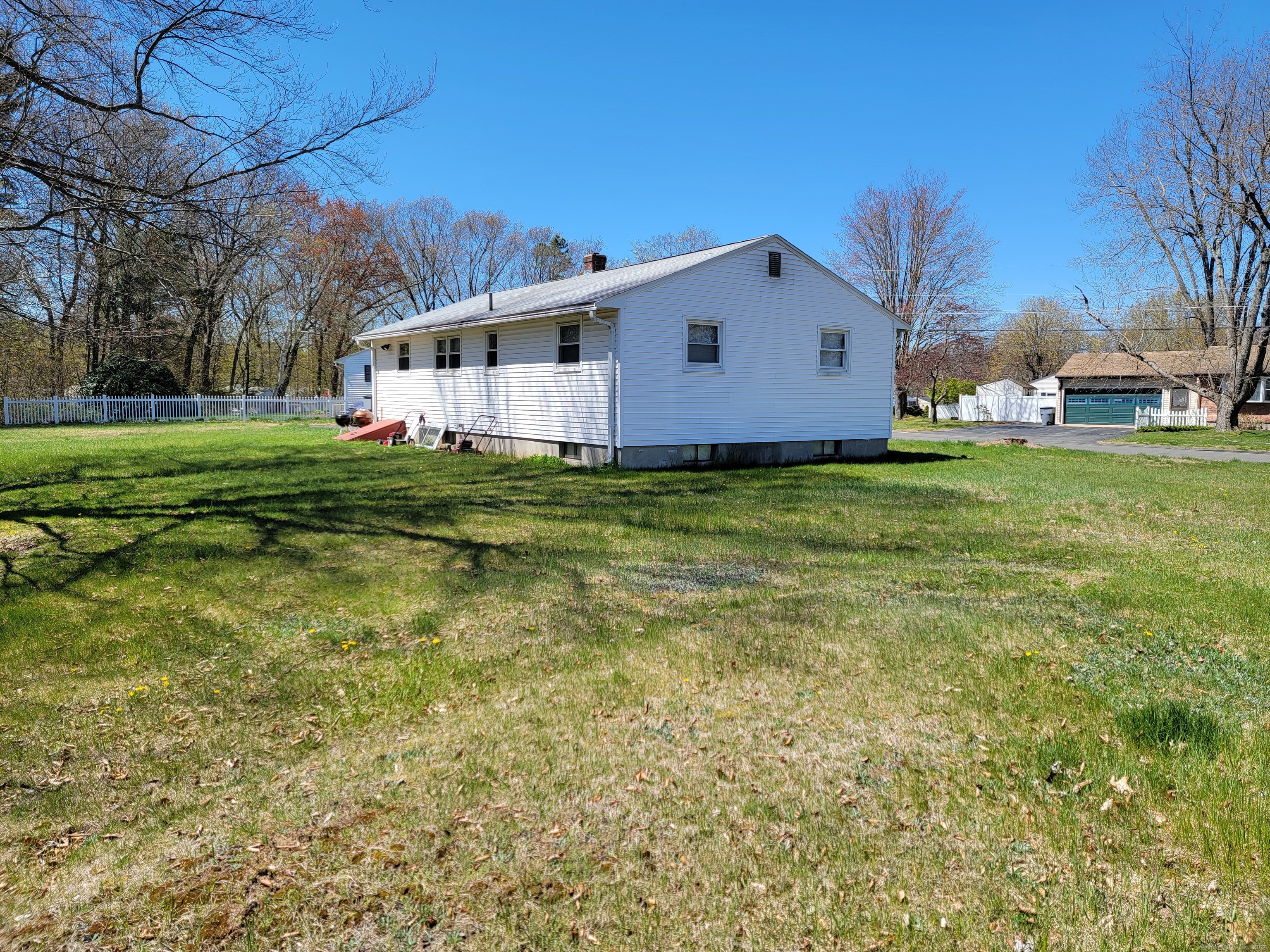 Photo 7 of 25 of 18 Marble Road house