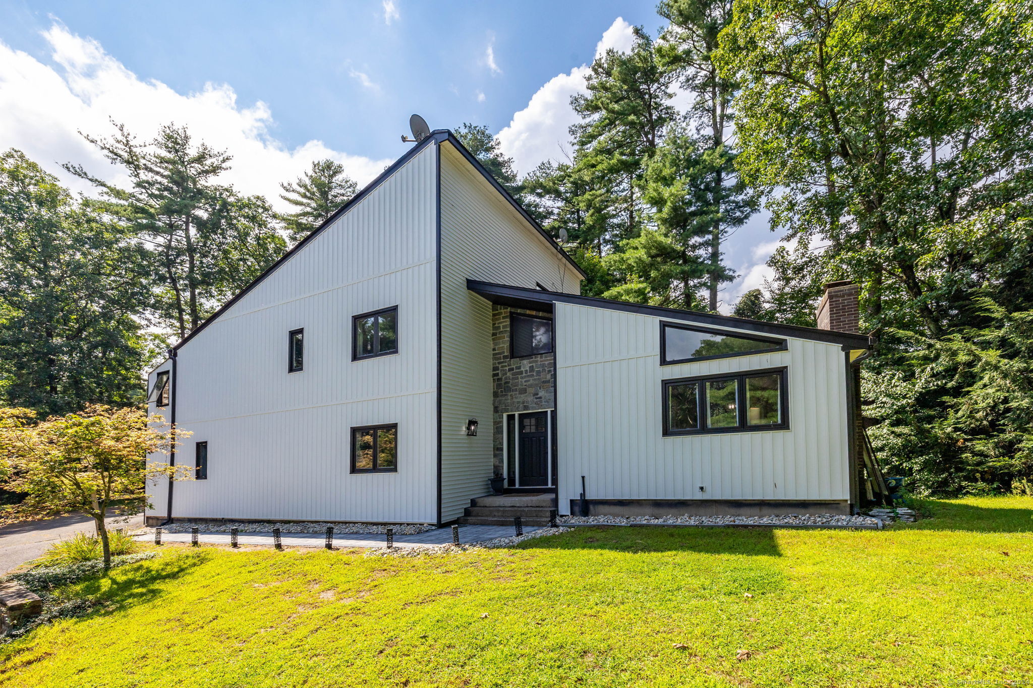 Photo 1 of 40 of 19 High Ridge Drive house