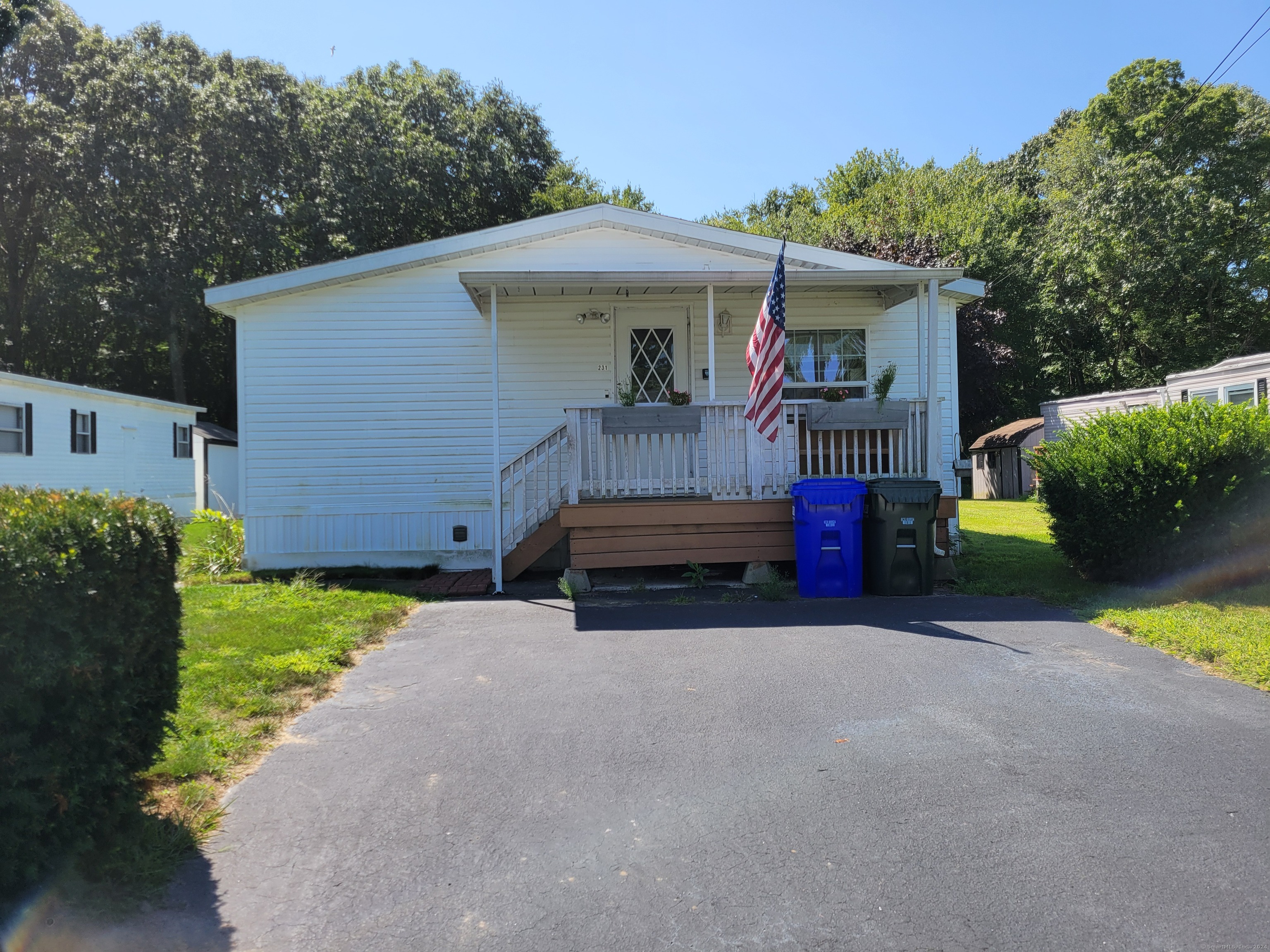 Photo 2 of 4 of 231 H Street mobile home